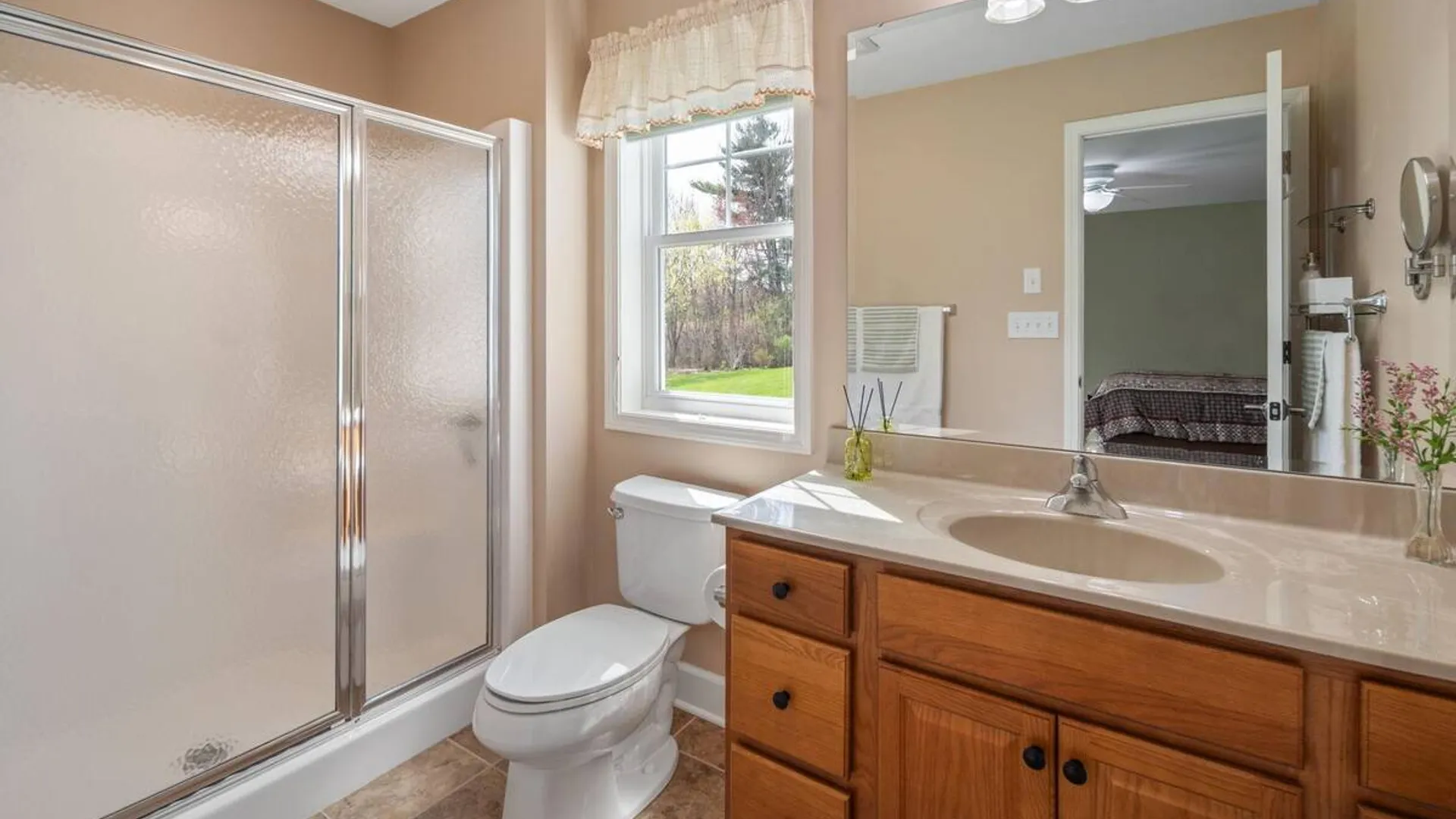 Property at 37 Gladstone Circle, Halfmoon, NY 12118 24