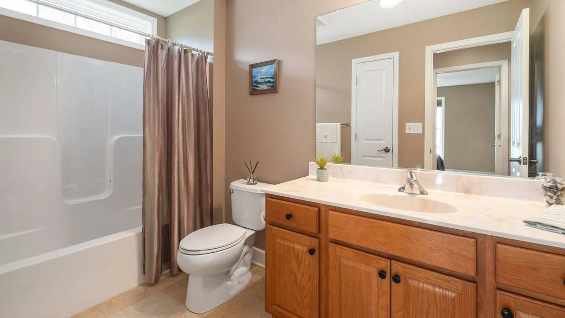 Property at 37 Gladstone Circle, Halfmoon, NY 12118 29