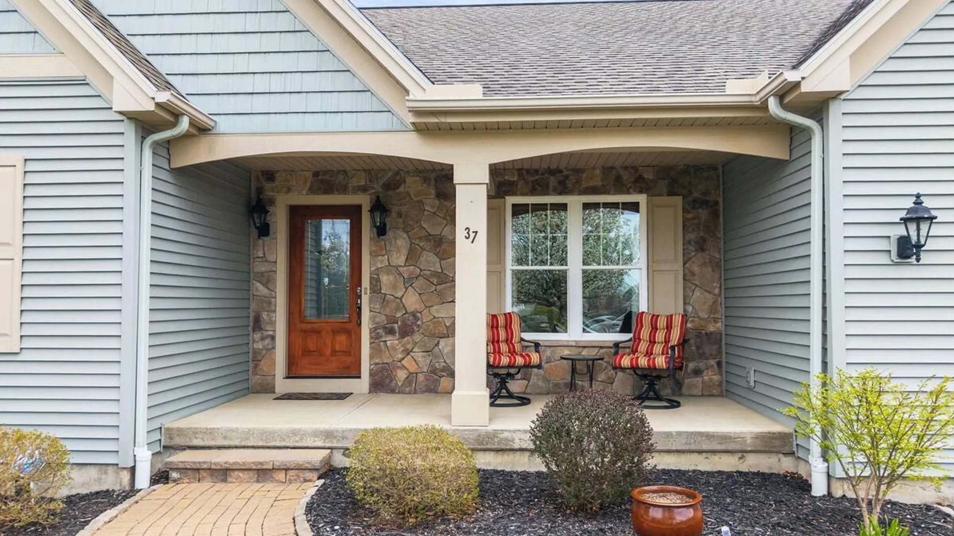 Property at 37 Gladstone Circle, Halfmoon, NY 12118 3