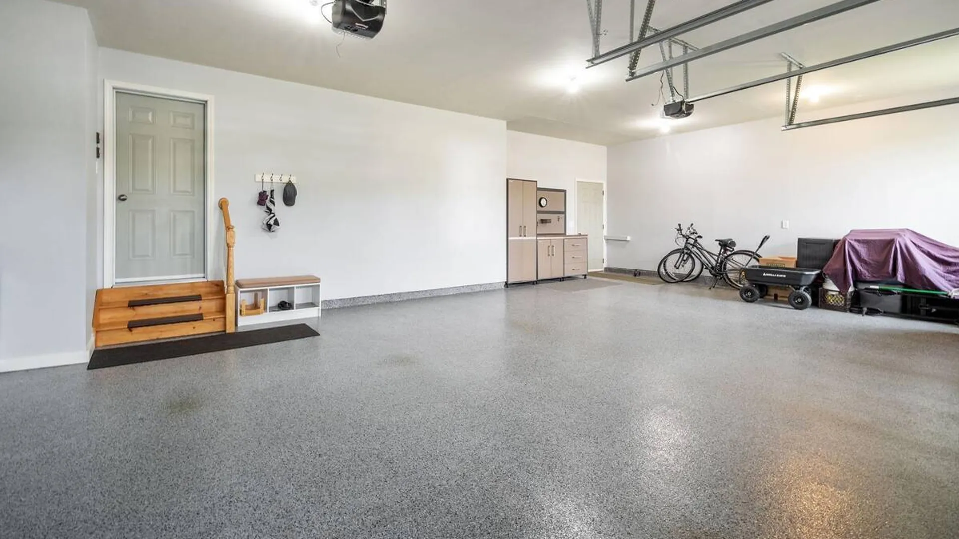 Property at 37 Gladstone Circle, Halfmoon, NY 12118 34