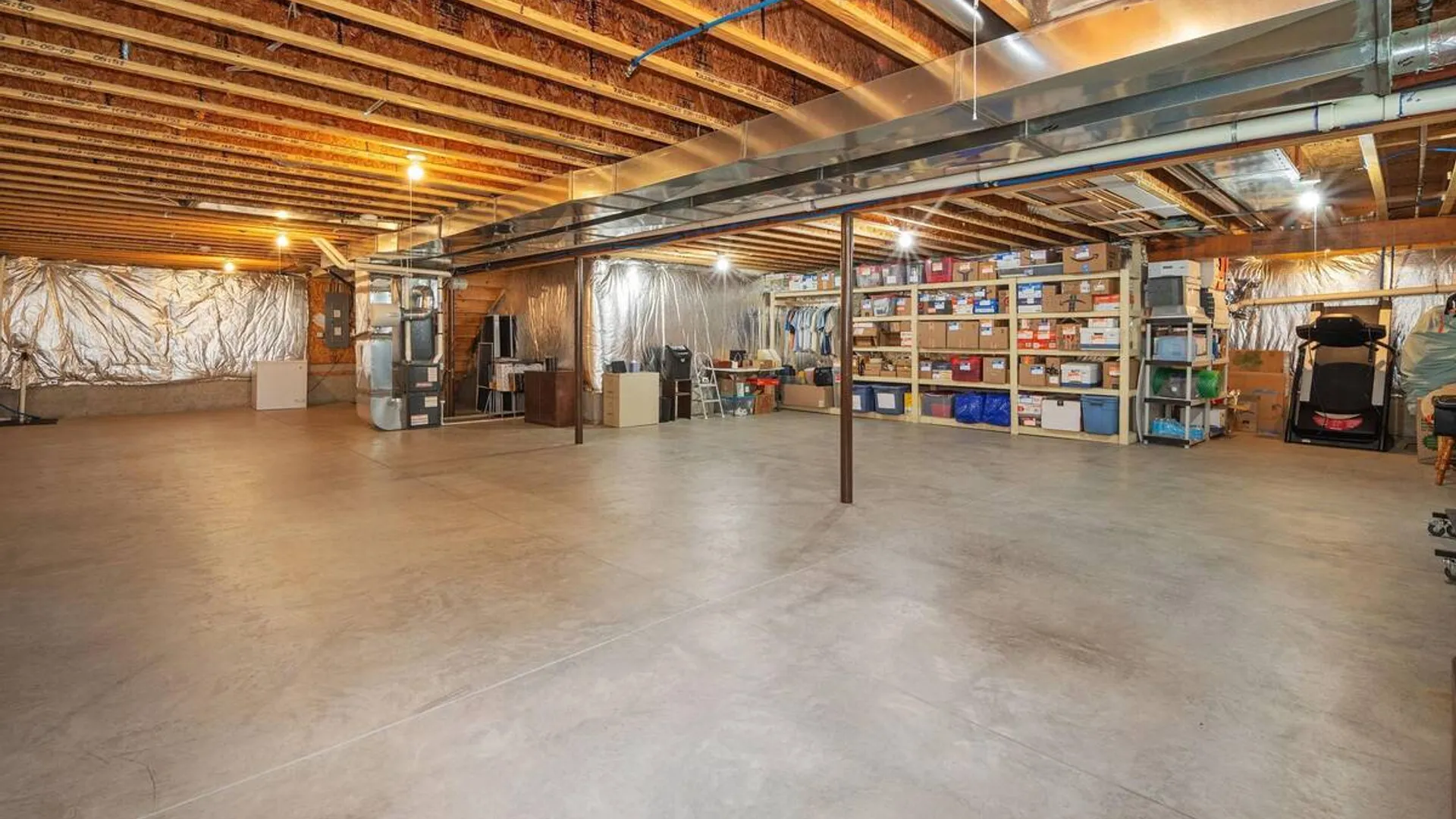 Property at 37 Gladstone Circle, Halfmoon, NY 12118 39