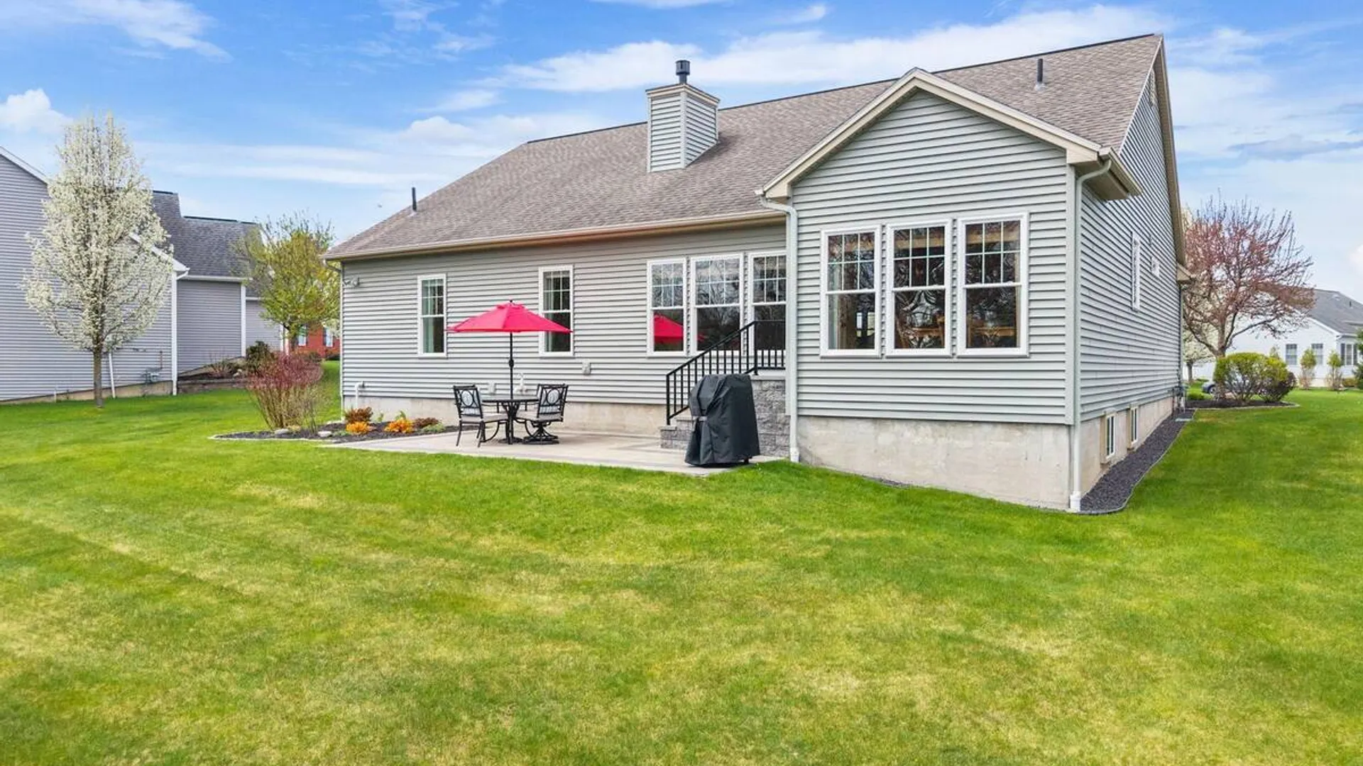 Property at 37 Gladstone Circle, Halfmoon, NY 12118 43