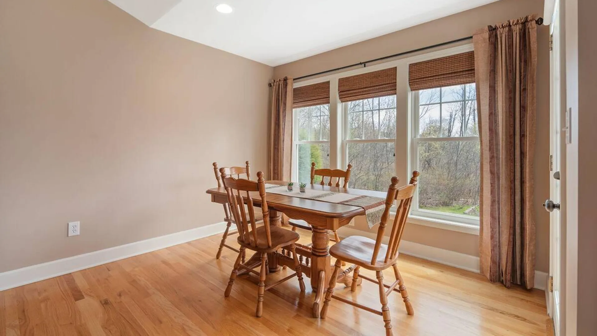 Property at 37 Gladstone Circle, Halfmoon, NY 12118 8