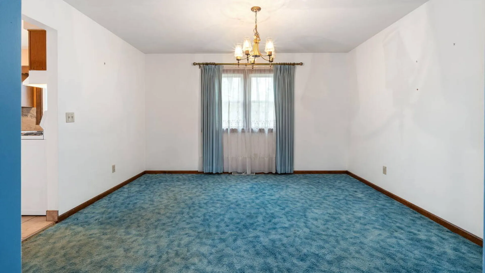 Property at 8 Windlass Drive, Colonie, NY 12110 10