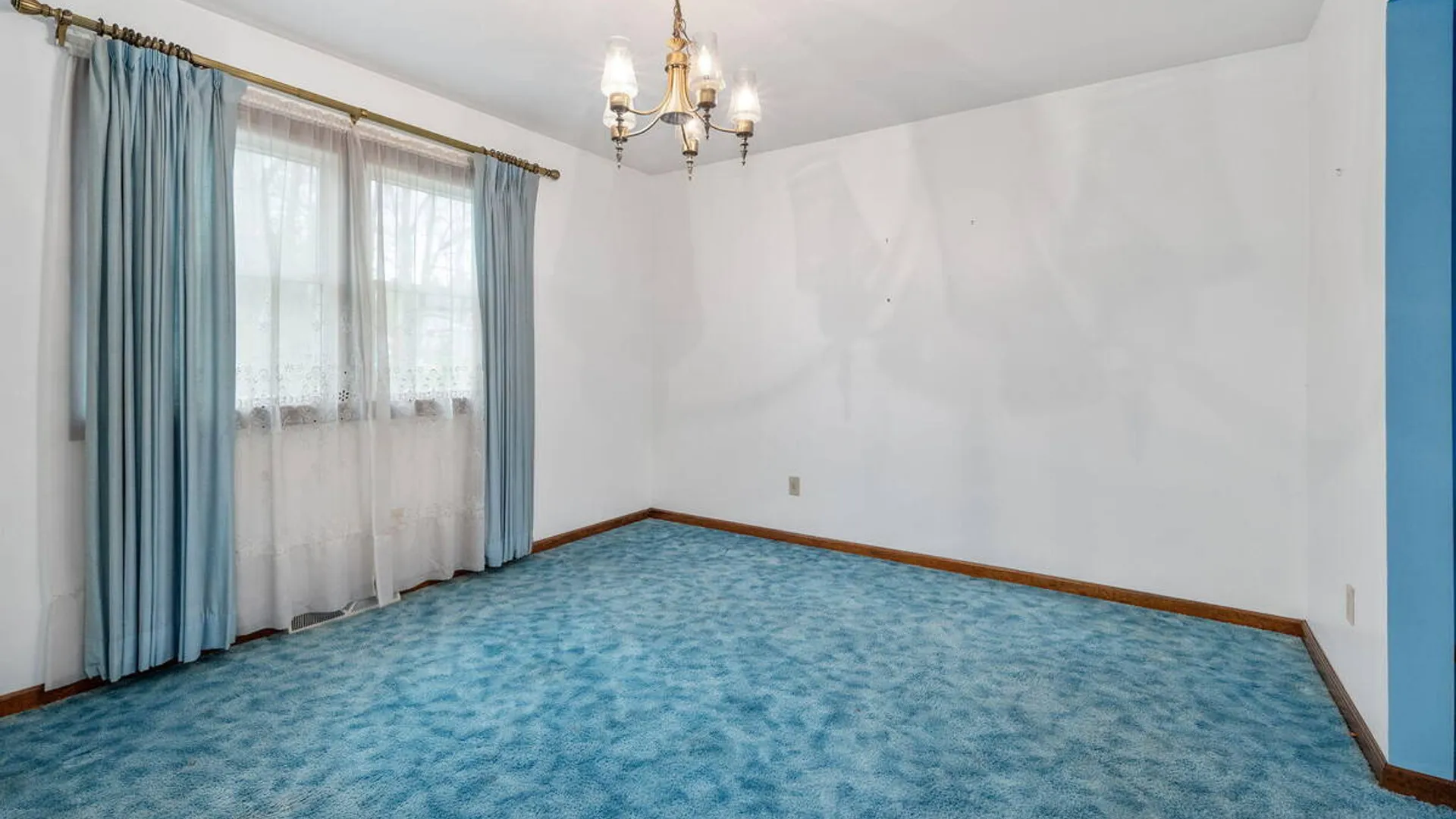 Property at 8 Windlass Drive, Colonie, NY 12110 11