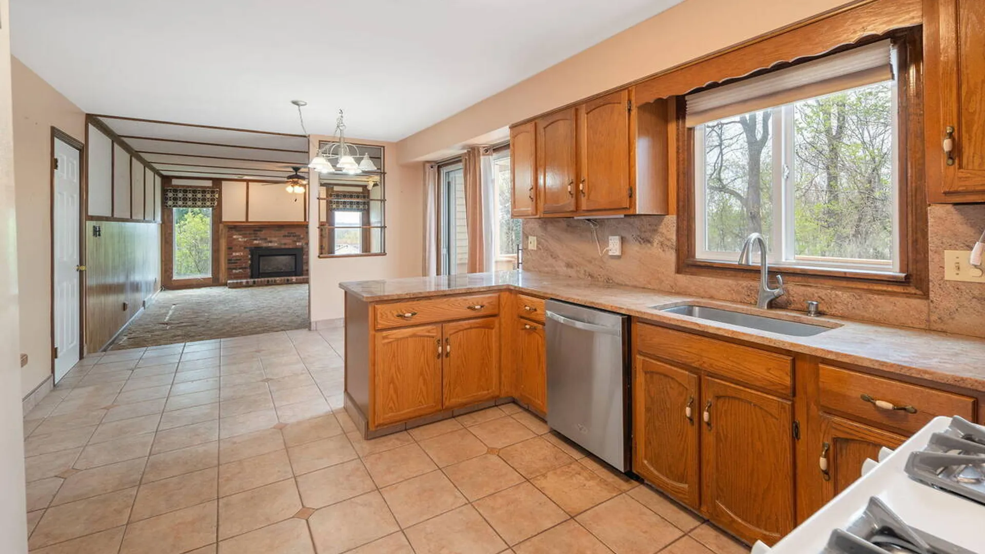 Property at 8 Windlass Drive, Colonie, NY 12110 12