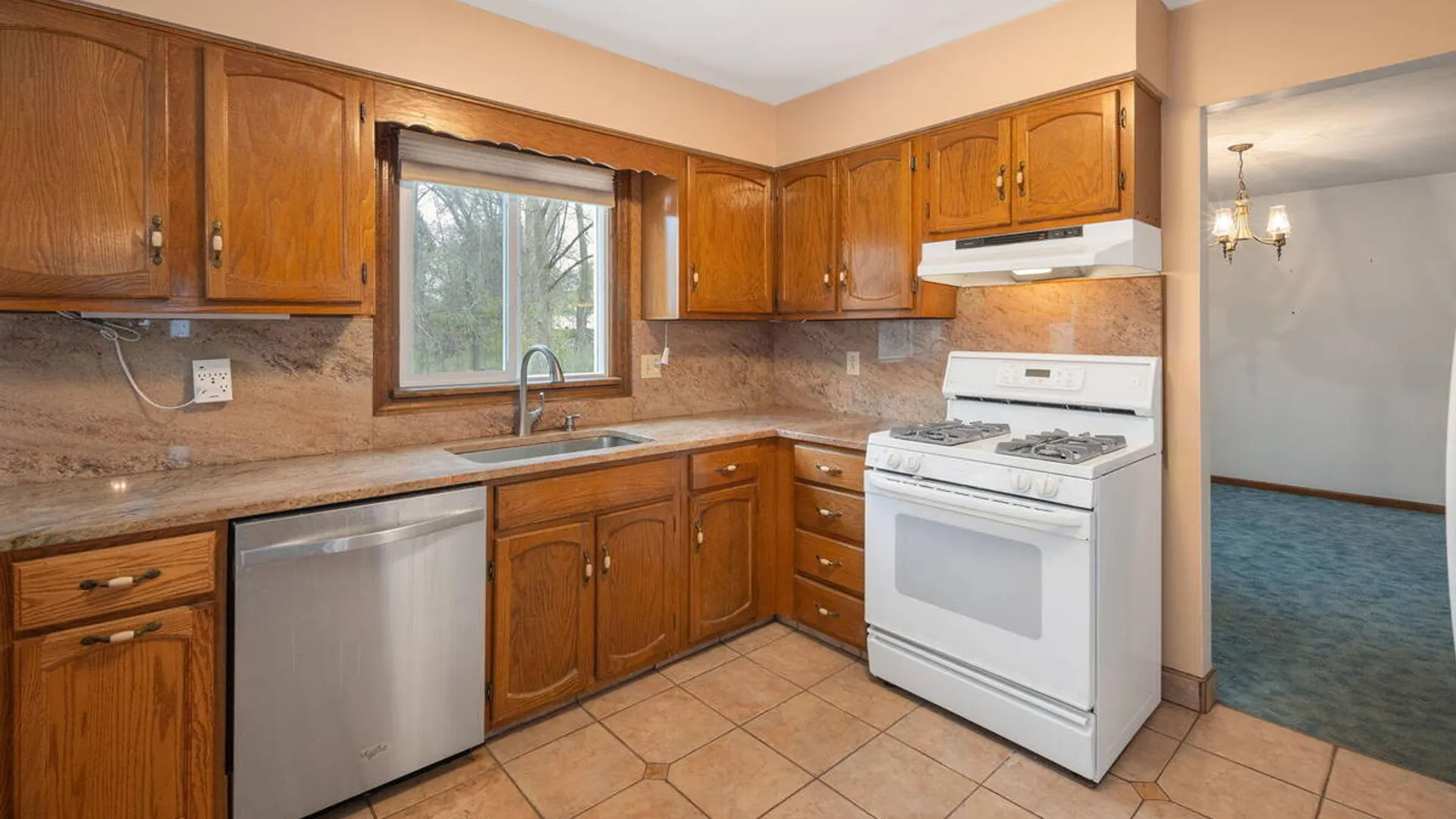 Property at 8 Windlass Drive, Colonie, NY 12110 13