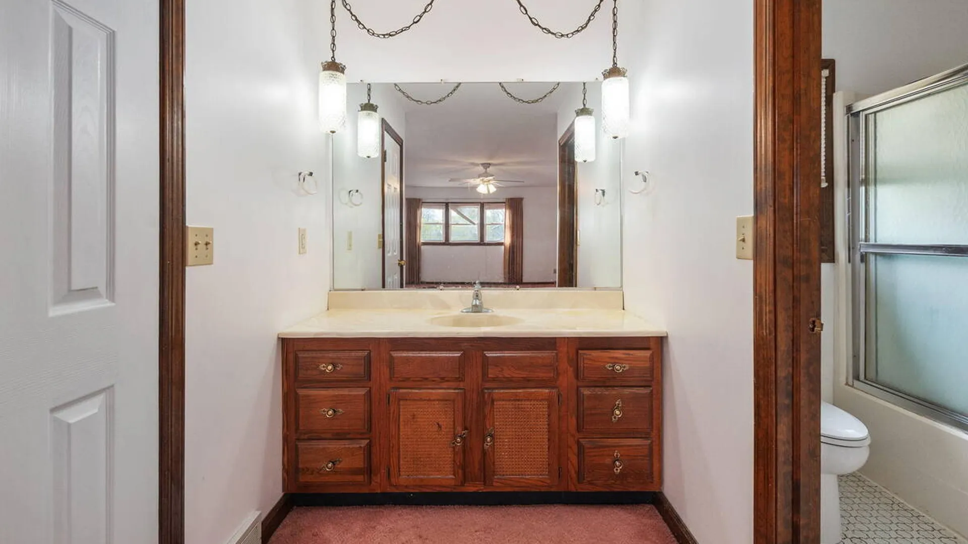 Property at 8 Windlass Drive, Colonie, NY 12110 27