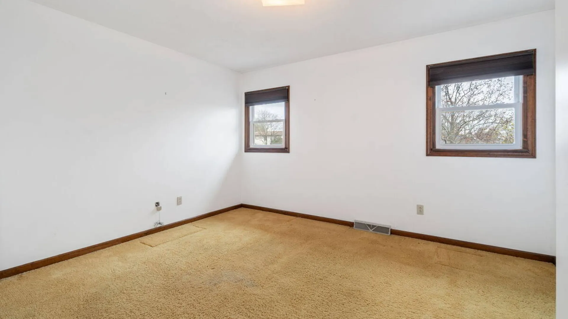 Property at 8 Windlass Drive, Colonie, NY 12110 29