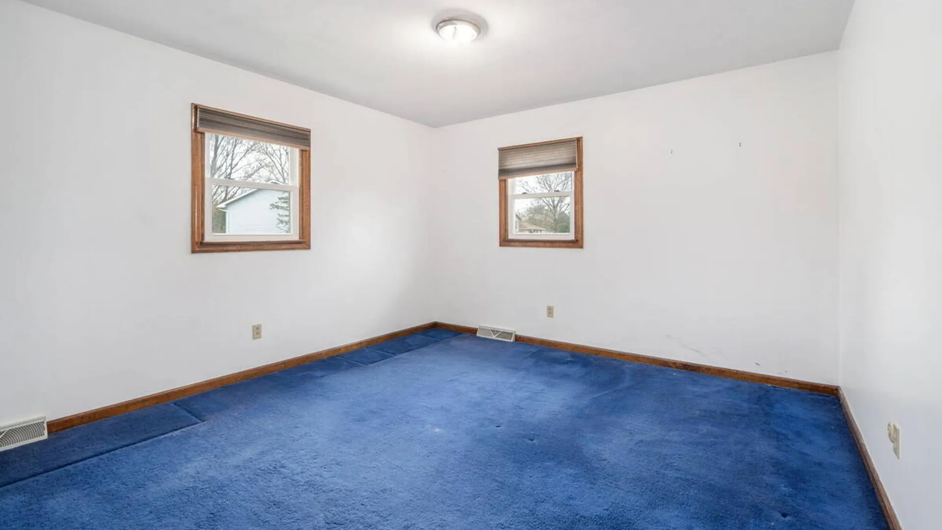 Property at 8 Windlass Drive, Colonie, NY 12110 31