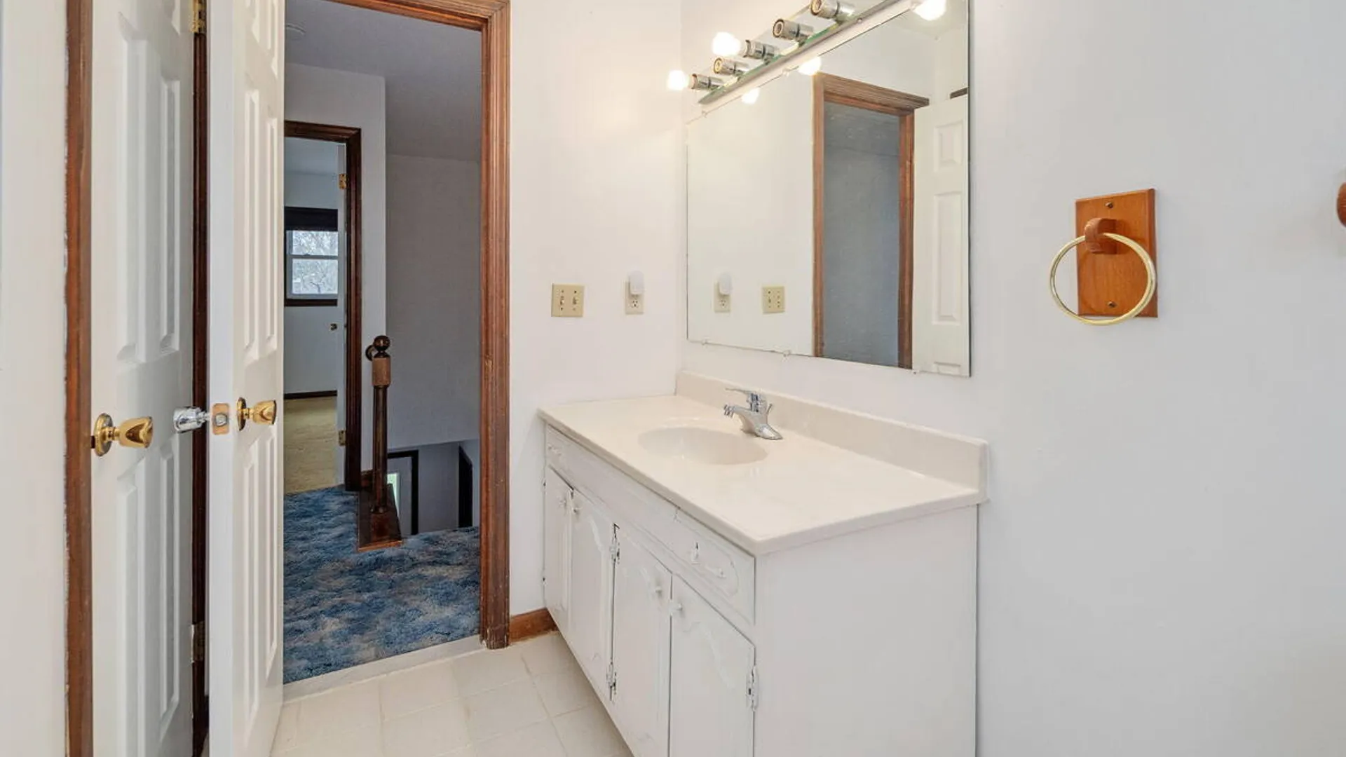 Property at 8 Windlass Drive, Colonie, NY 12110 36