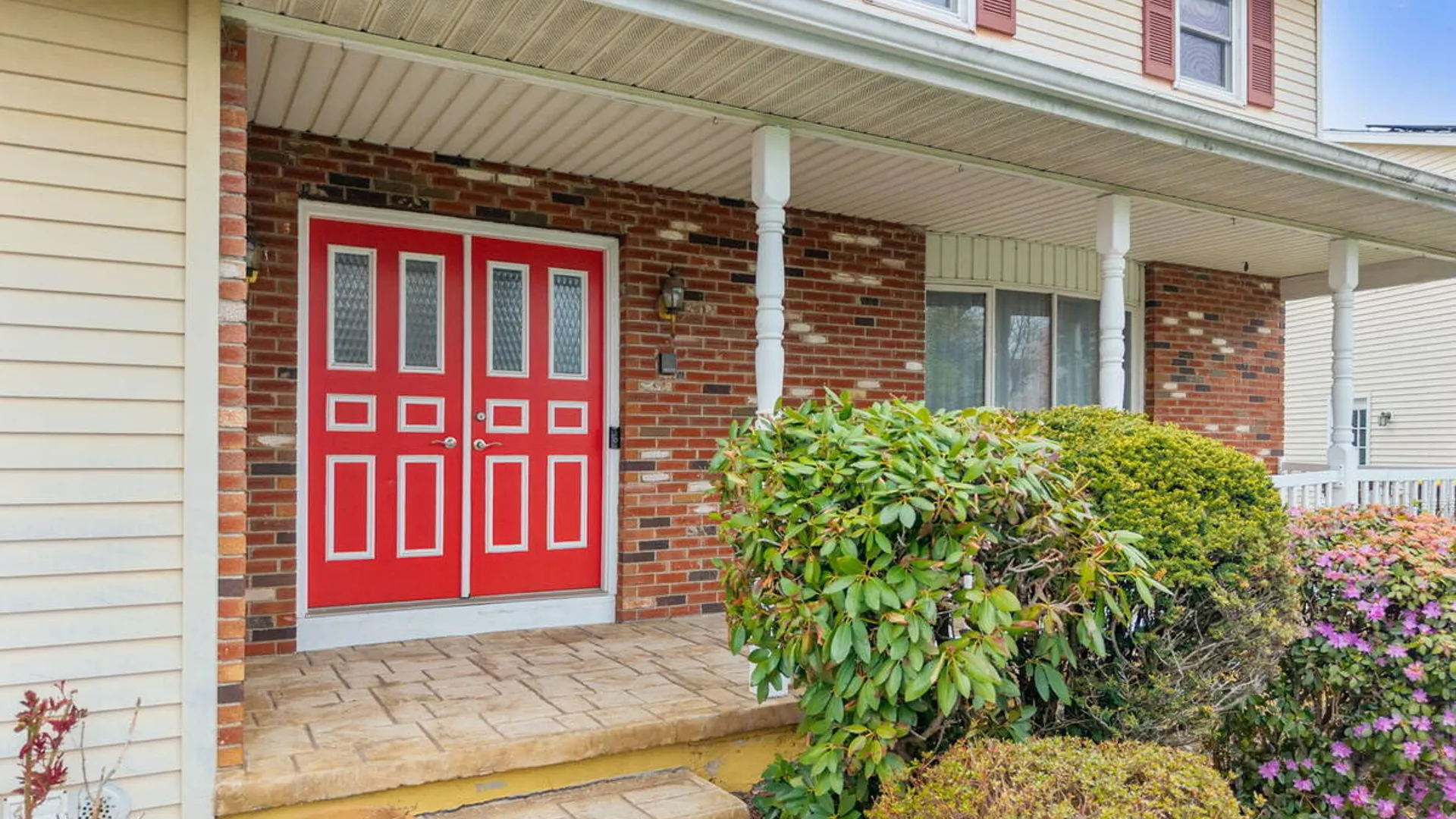 Property at 8 Windlass Drive, Colonie, NY 12110 4