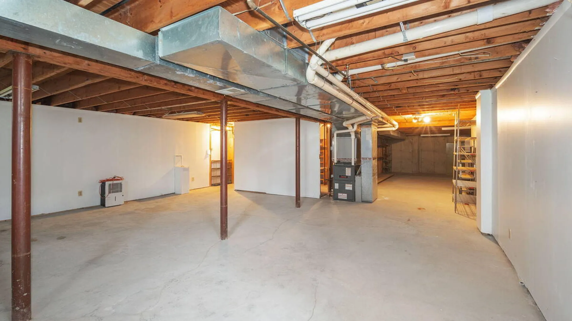 Property at 8 Windlass Drive, Colonie, NY 12110 40