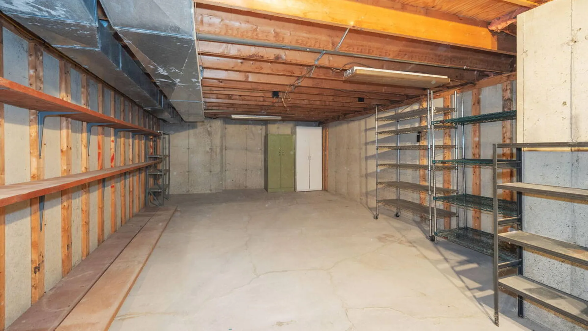 Property at 8 Windlass Drive, Colonie, NY 12110 41