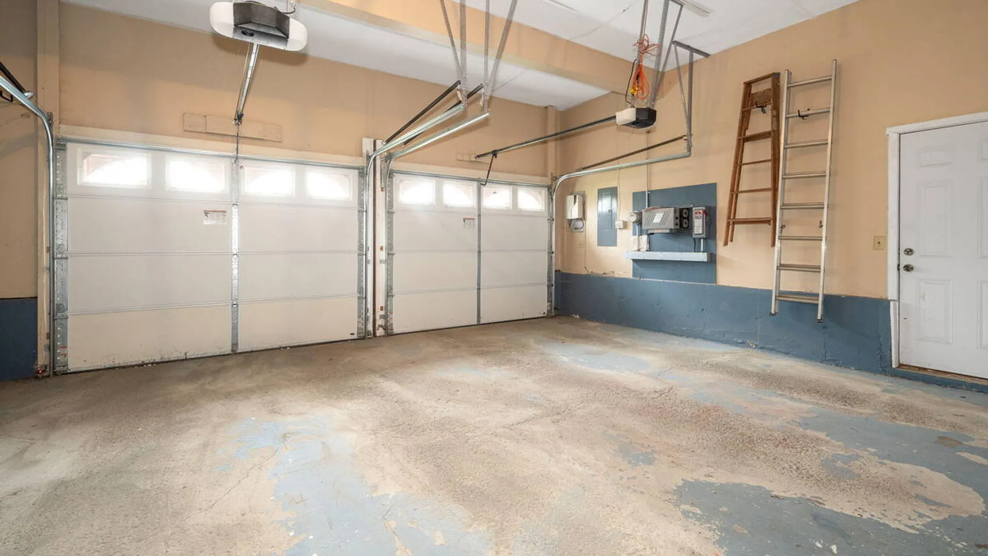 Property at 8 Windlass Drive, Colonie, NY 12110 43