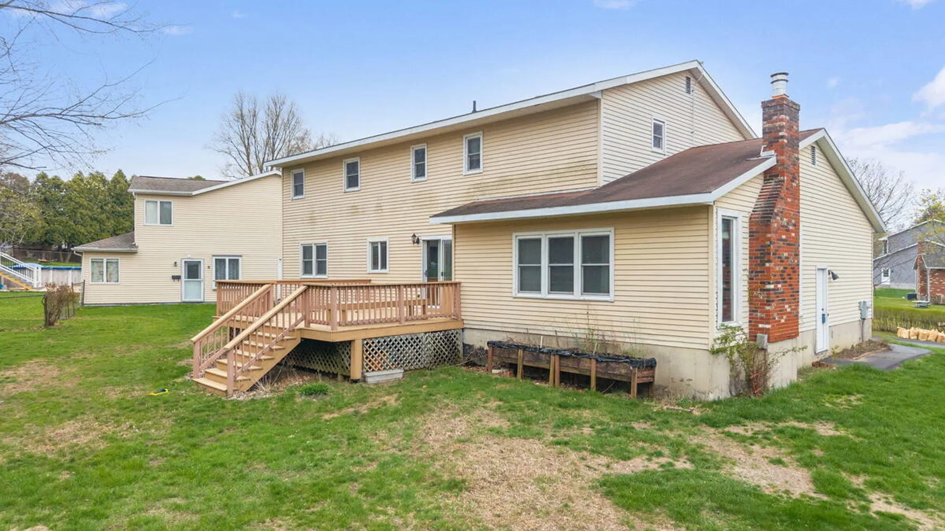 Property at 8 Windlass Drive, Colonie, NY 12110 46