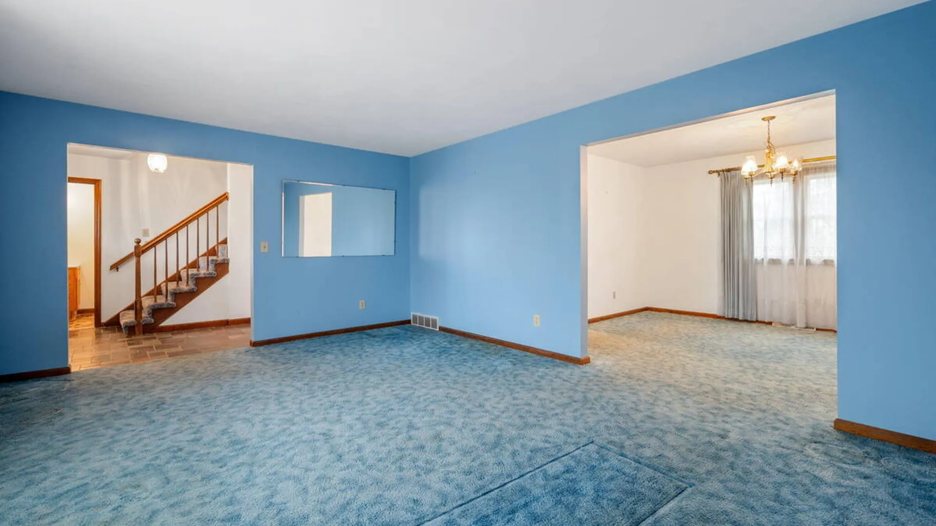 Property at 8 Windlass Drive, Colonie, NY 12110 9