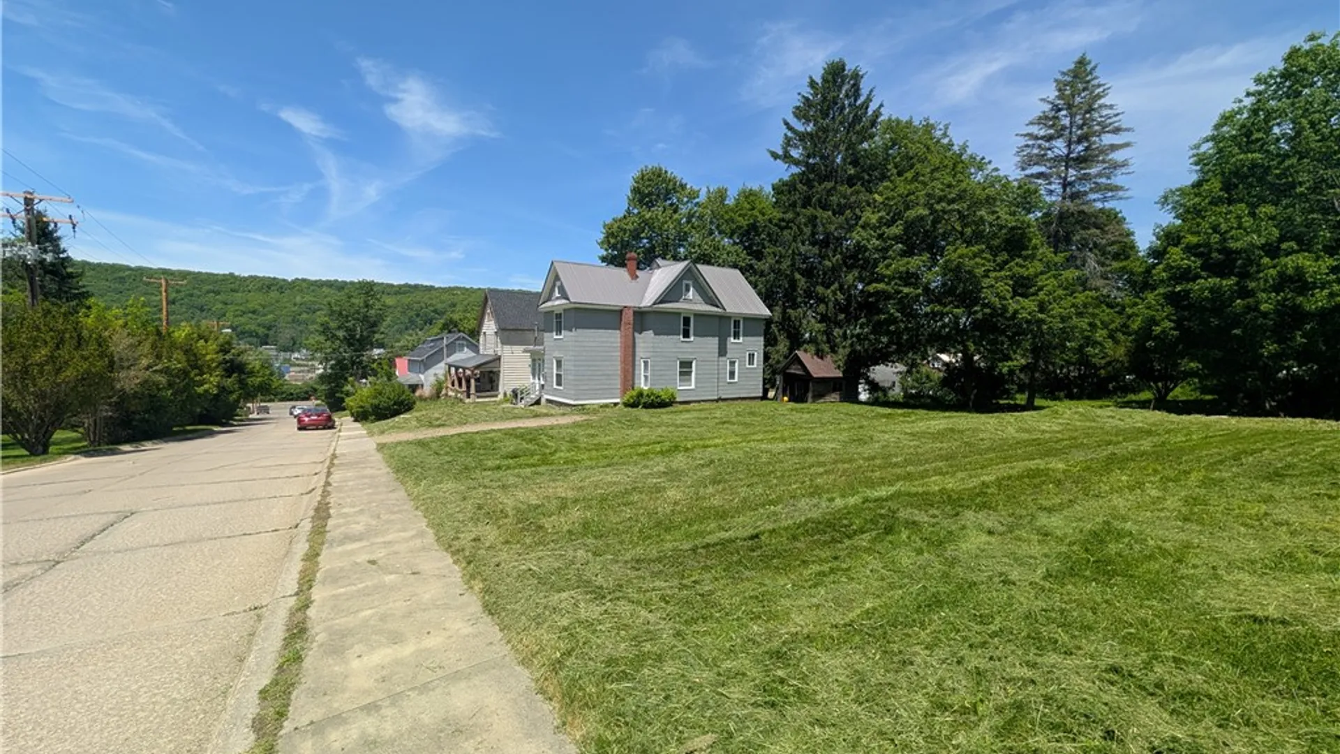 Property at 35 Lincoln Avenue, Bradford City, PA 16701 2