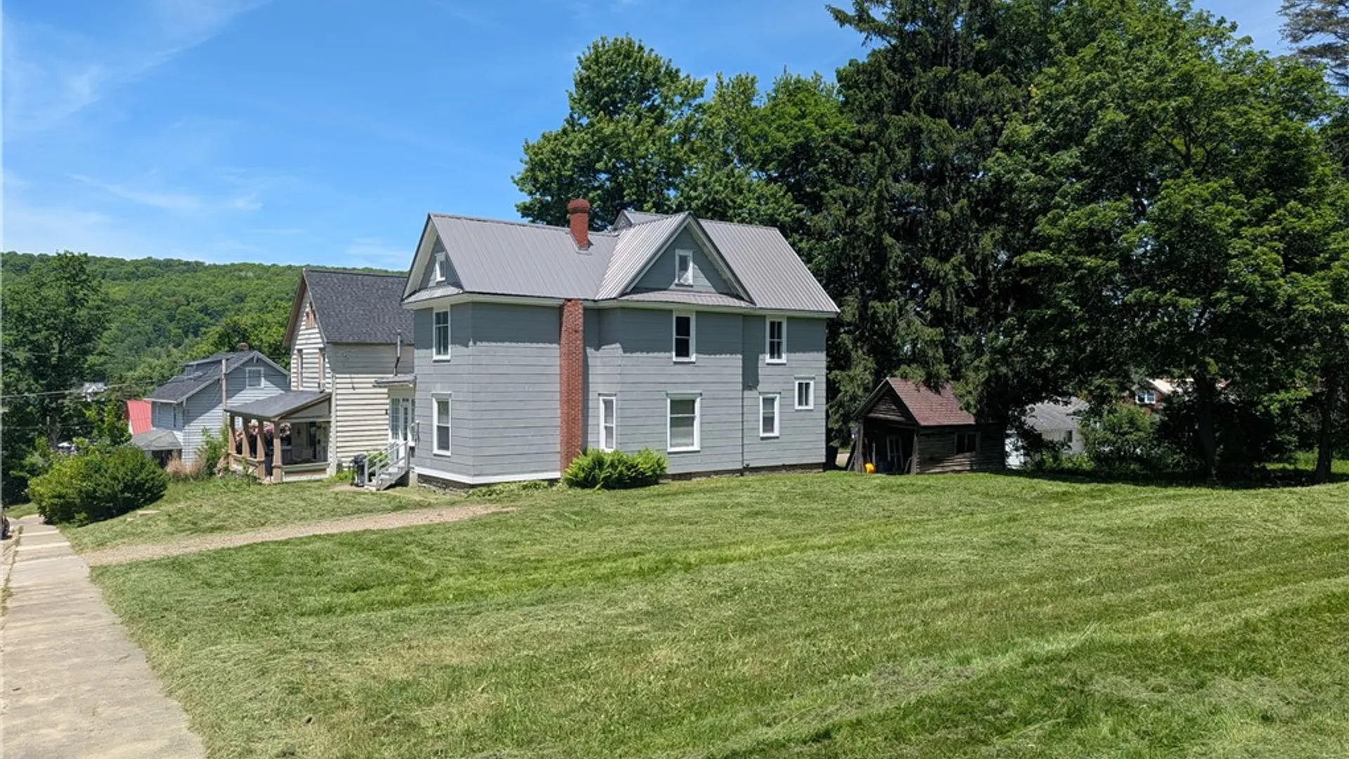 Property at 35 Lincoln Avenue, Bradford City, PA 16701 3