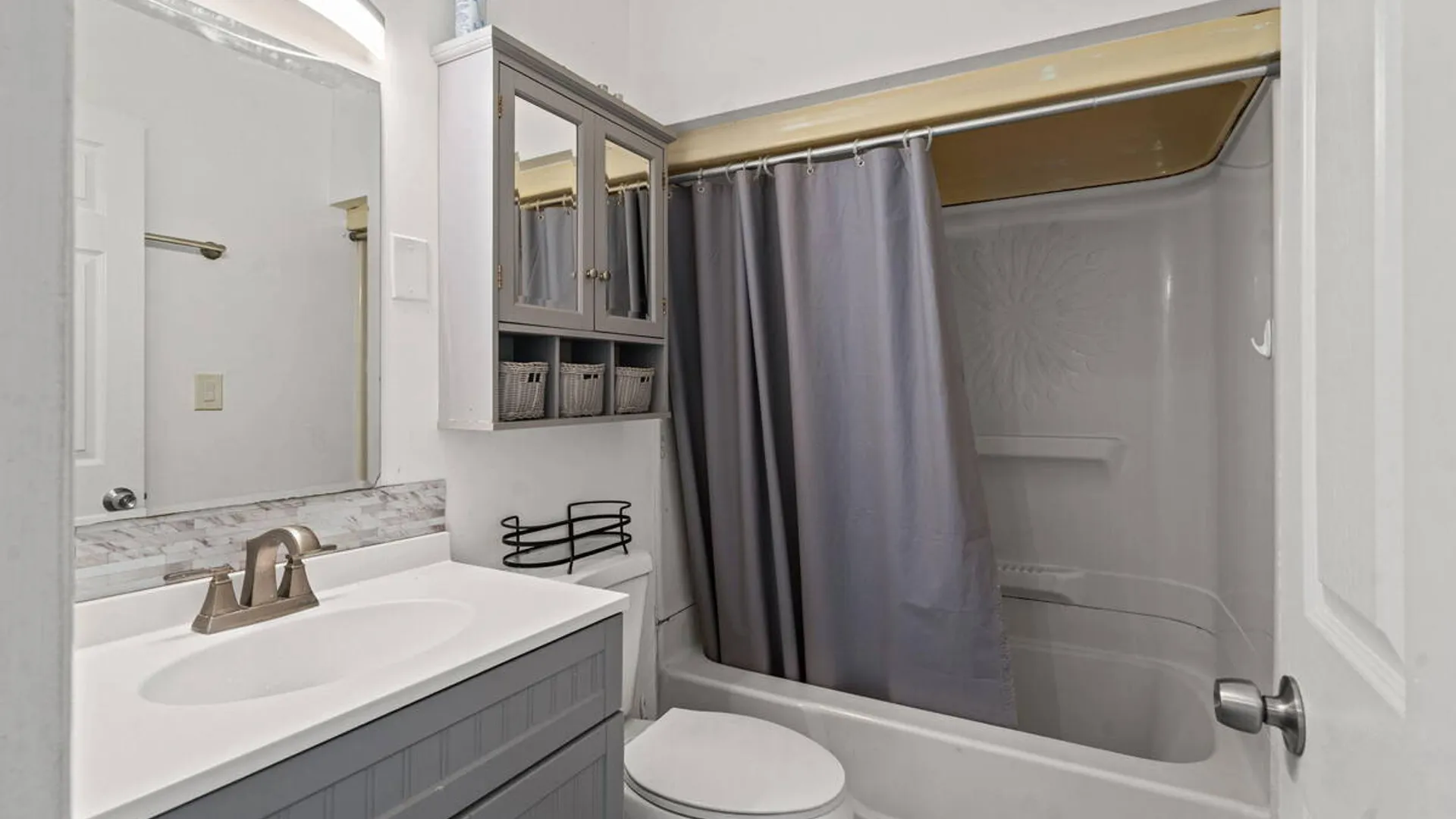 Property at 234 Osborne Road, Colonie, NY 12205 17