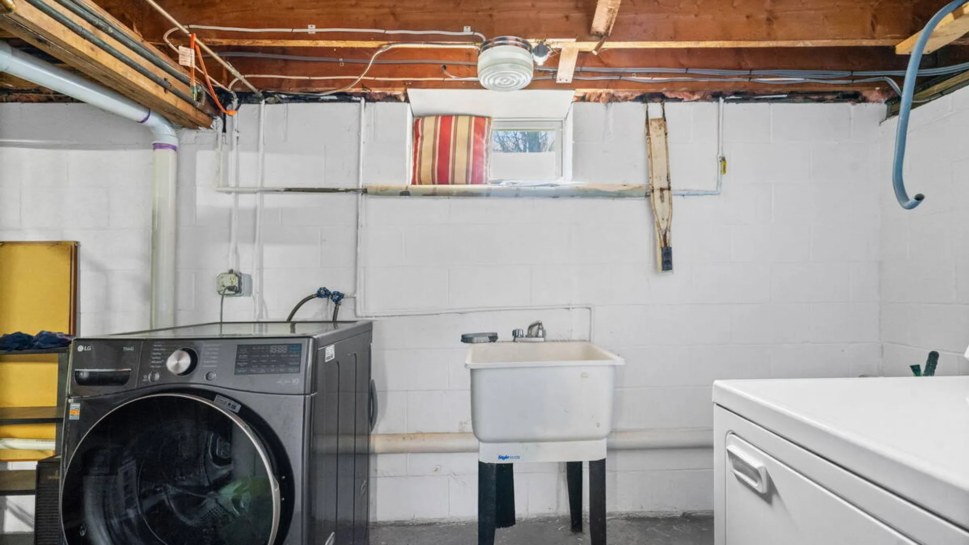 Property at 234 Osborne Road, Colonie, NY 12205 25