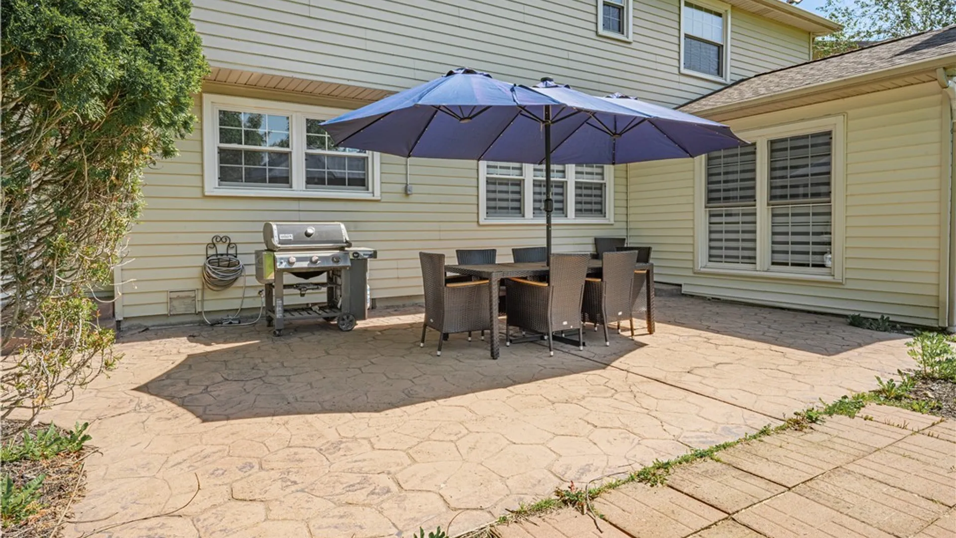 Property at 151 White Cedar Dr, Amherst, NY 14051 42