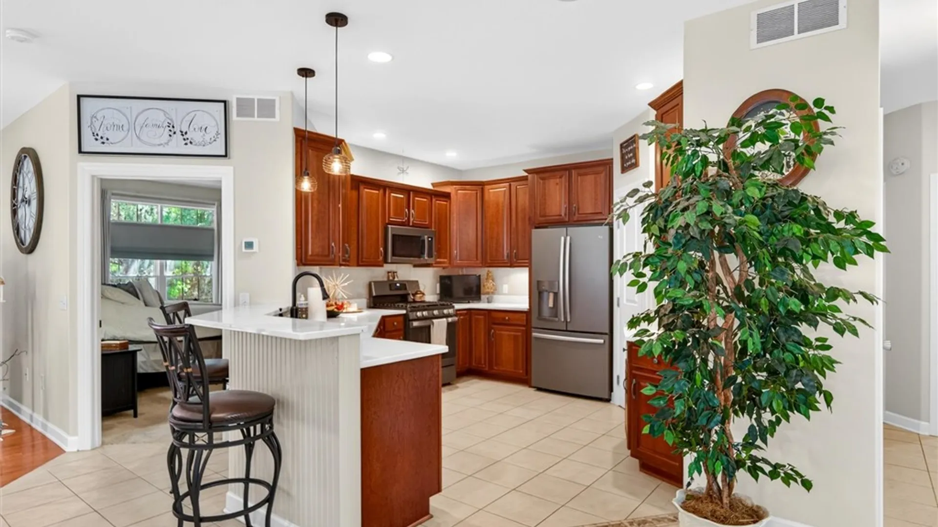 Property at 92 Marc Mar, Gates, NY 14606 17