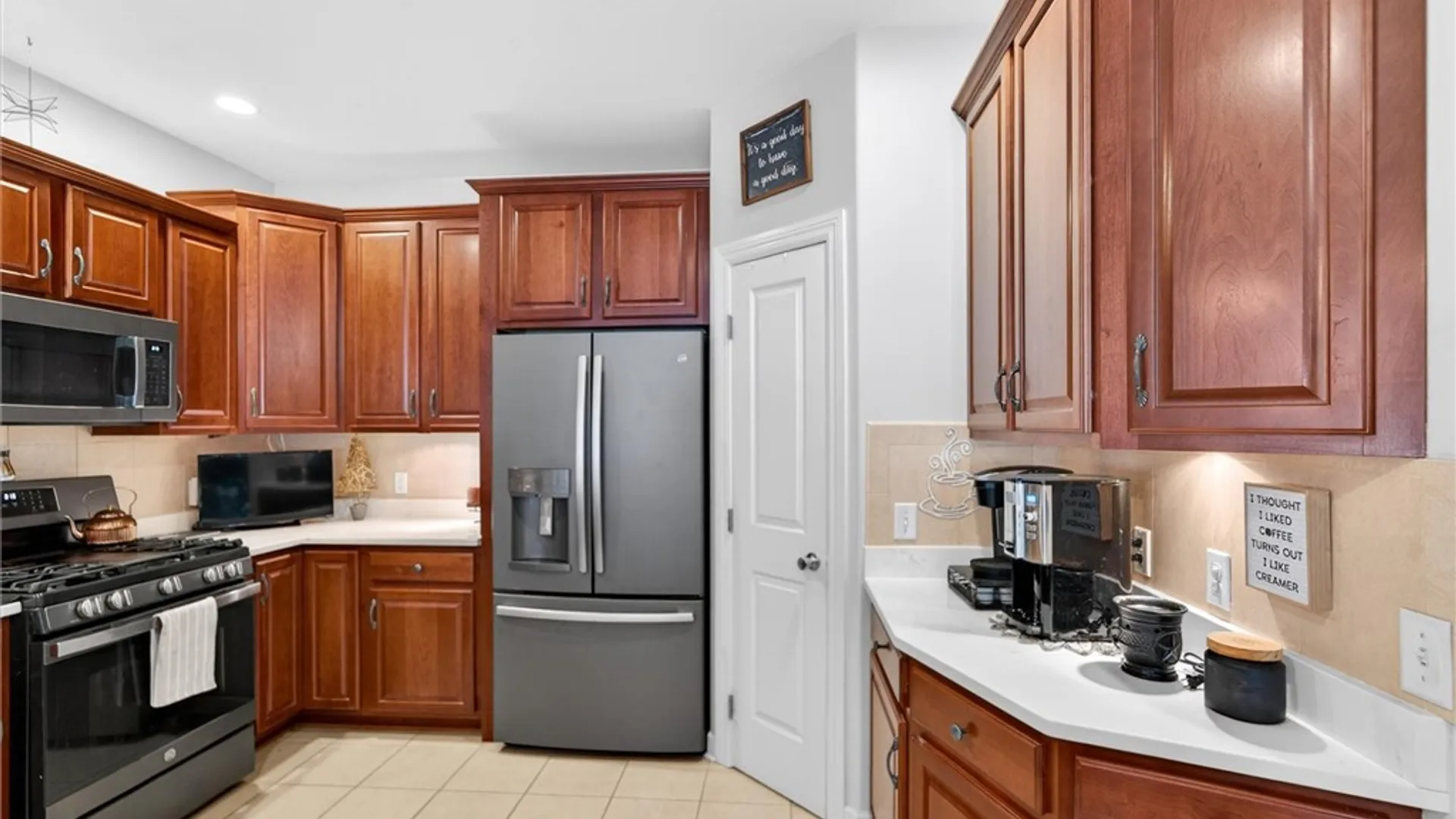 Property at 92 Marc Mar, Gates, NY 14606 19