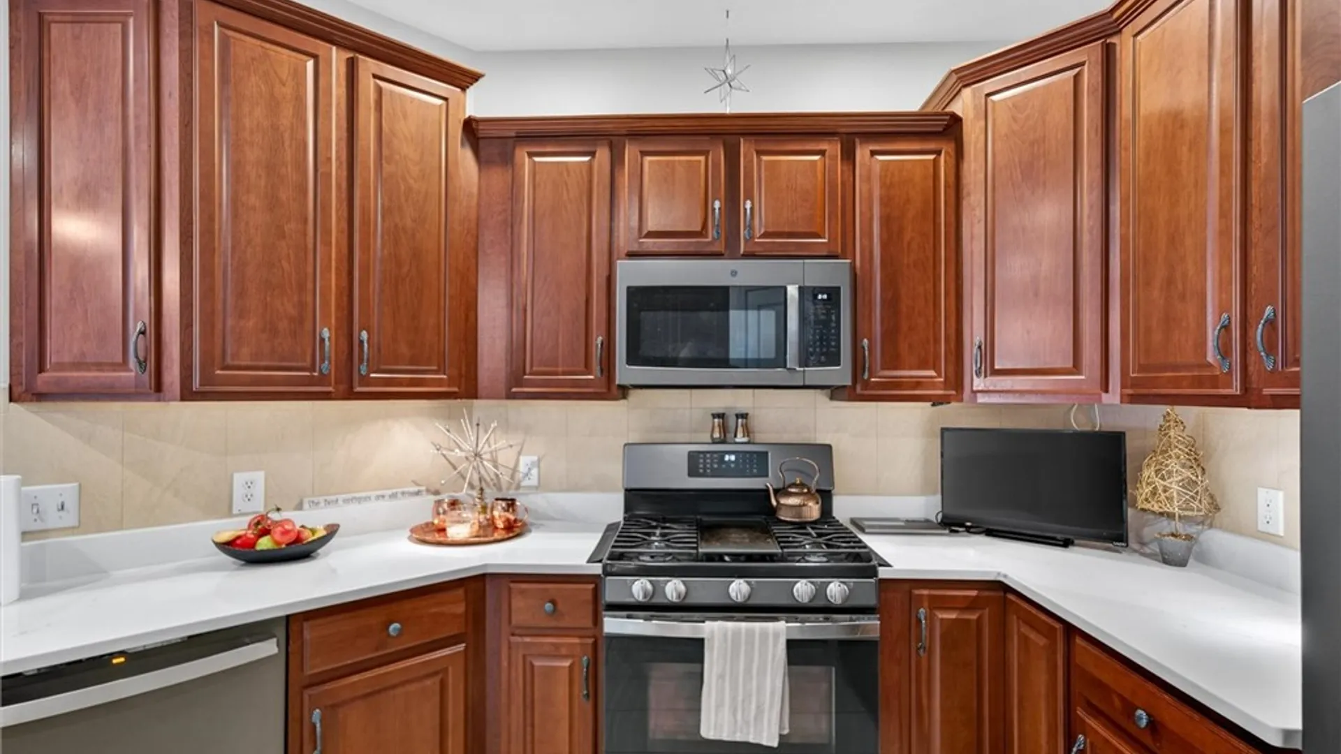 Property at 92 Marc Mar, Gates, NY 14606 20