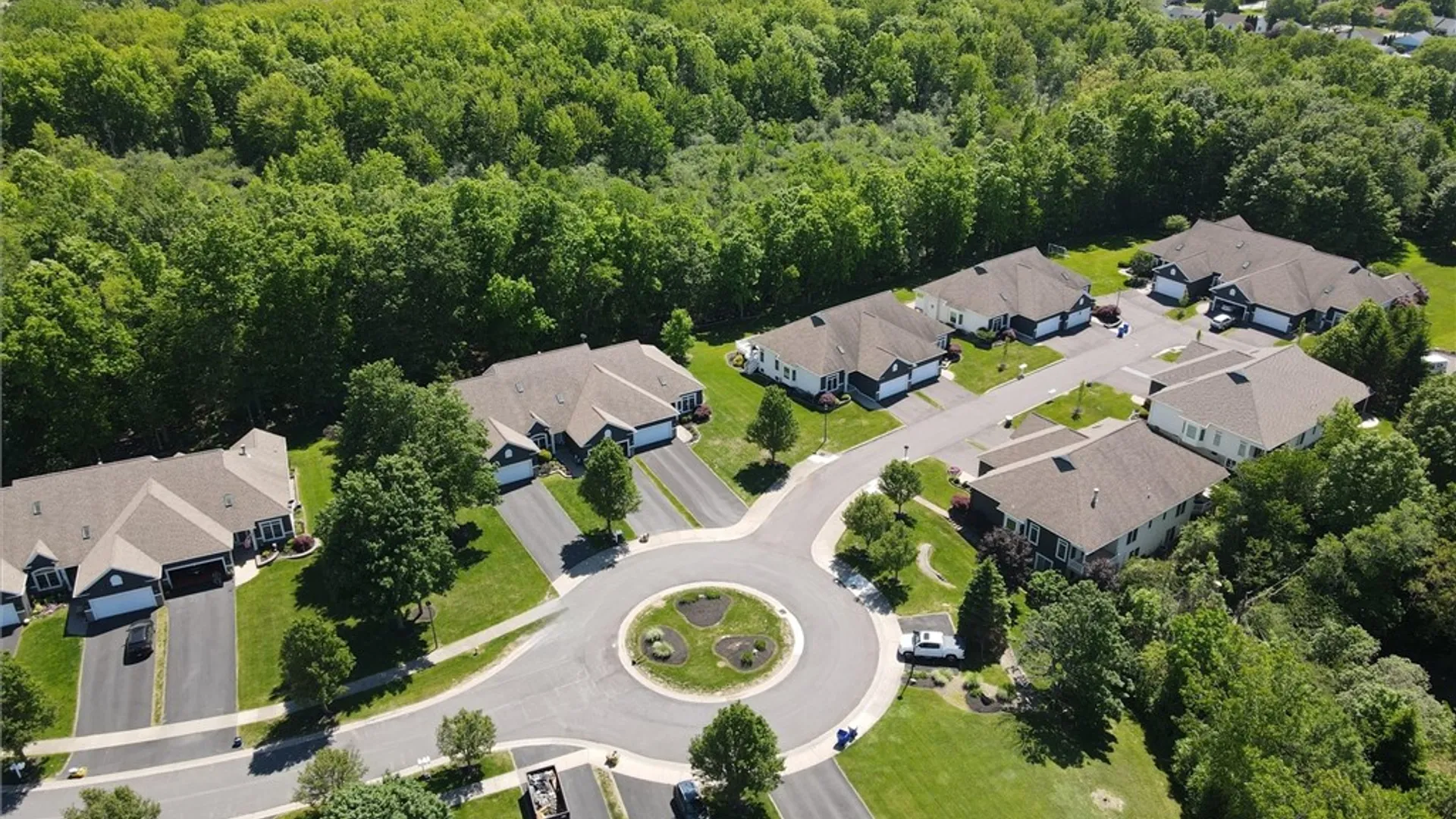 Property at 92 Marc Mar, Gates, NY 14606 4