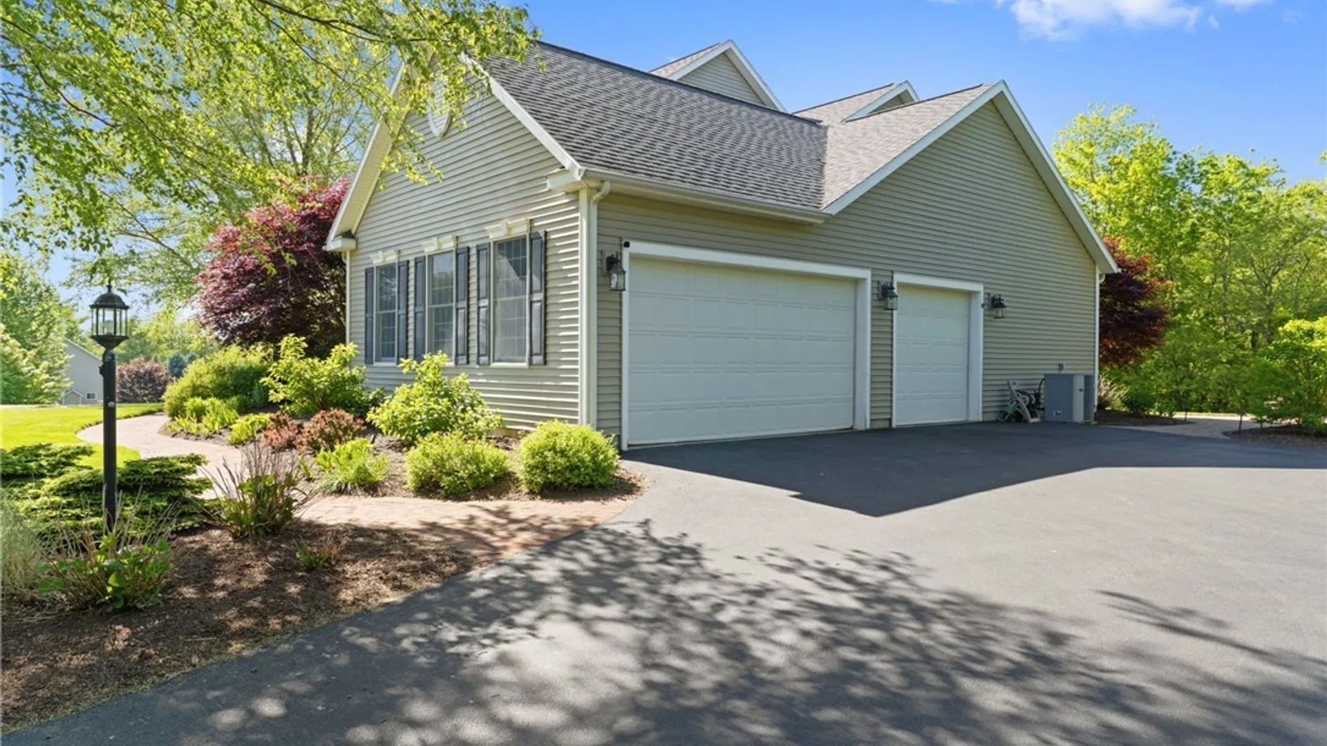 Property at 7 Calemad Drive, Skaneateles, NY 13152 44