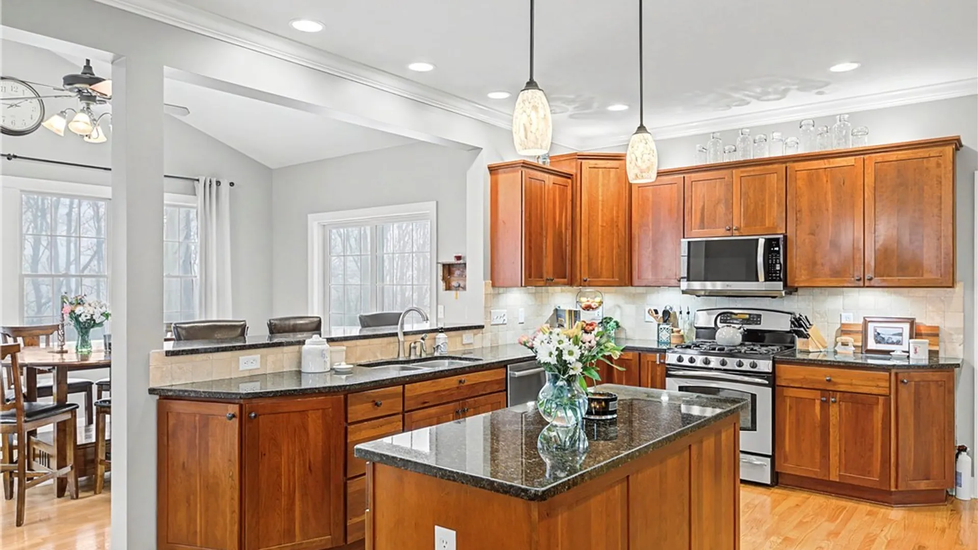 Property at 7 Calemad Drive, Skaneateles, NY 13152 5
