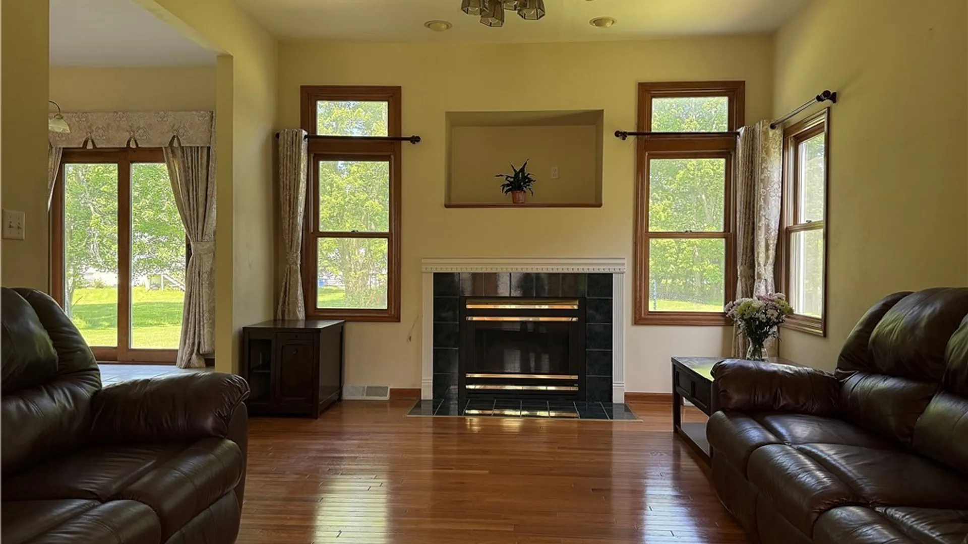 Property at 193 Meadow Spring Lane, Amherst, NY 14051 12
