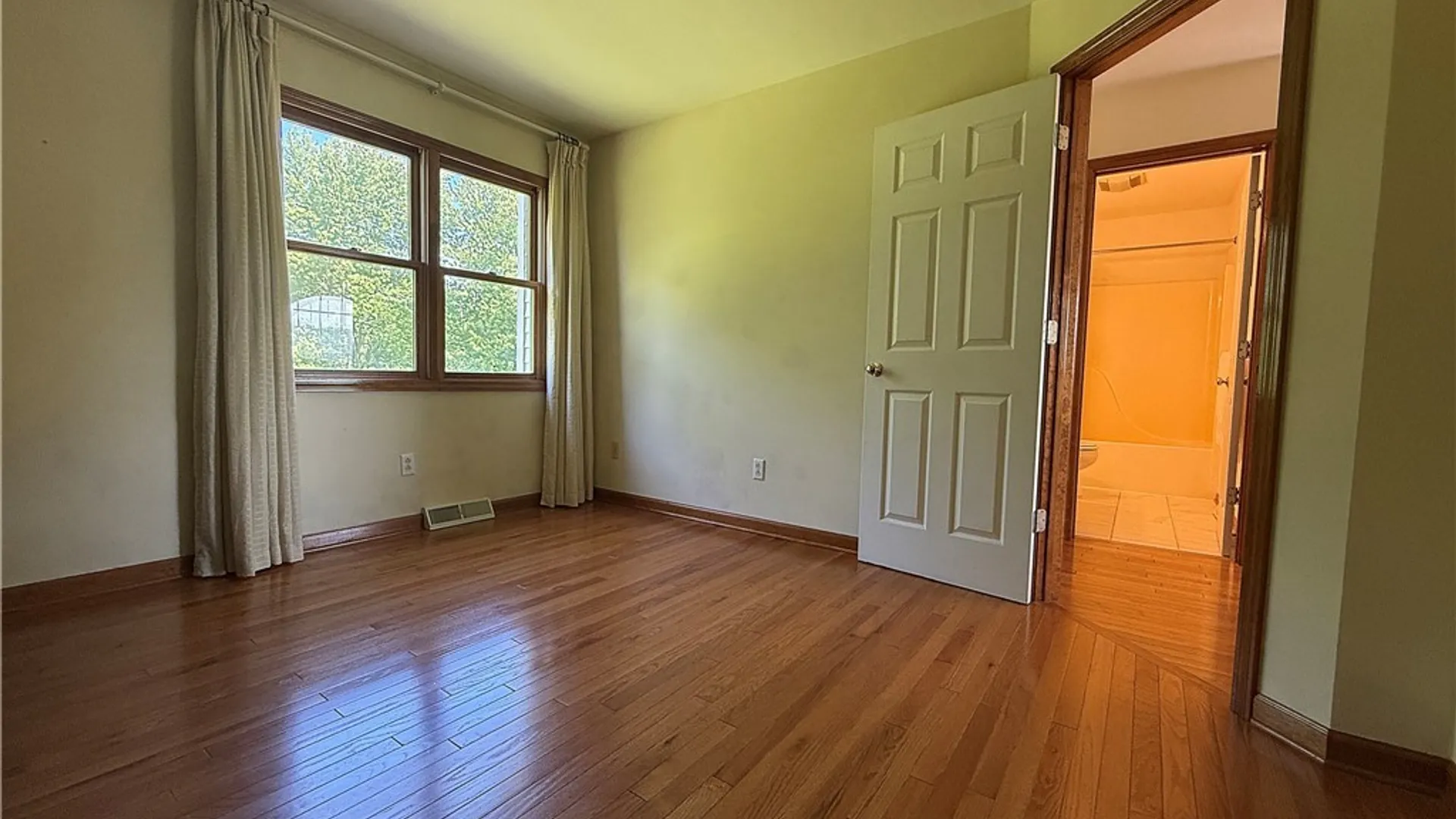 Property at 193 Meadow Spring Lane, Amherst, NY 14051 26