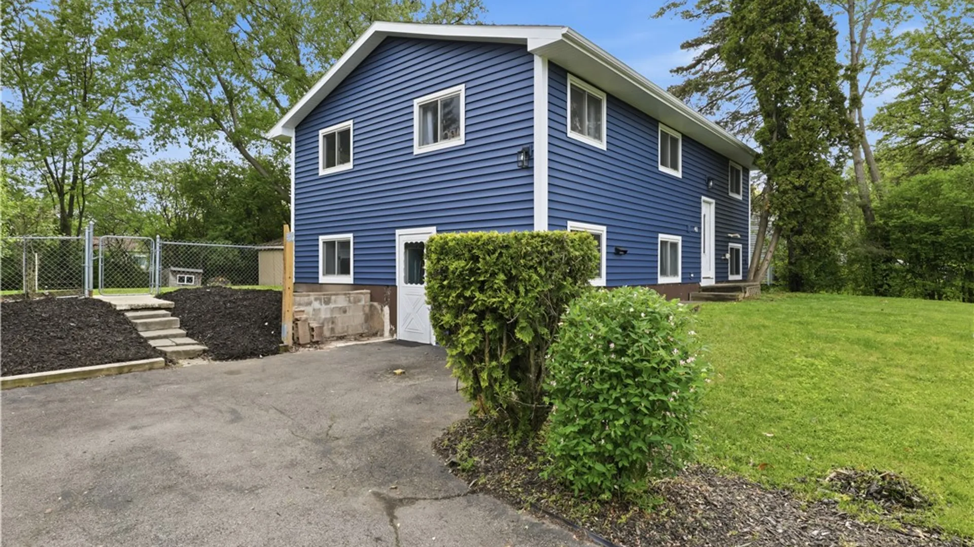 Property at 41 Chiltern Road, Henrietta, NY 14623 4