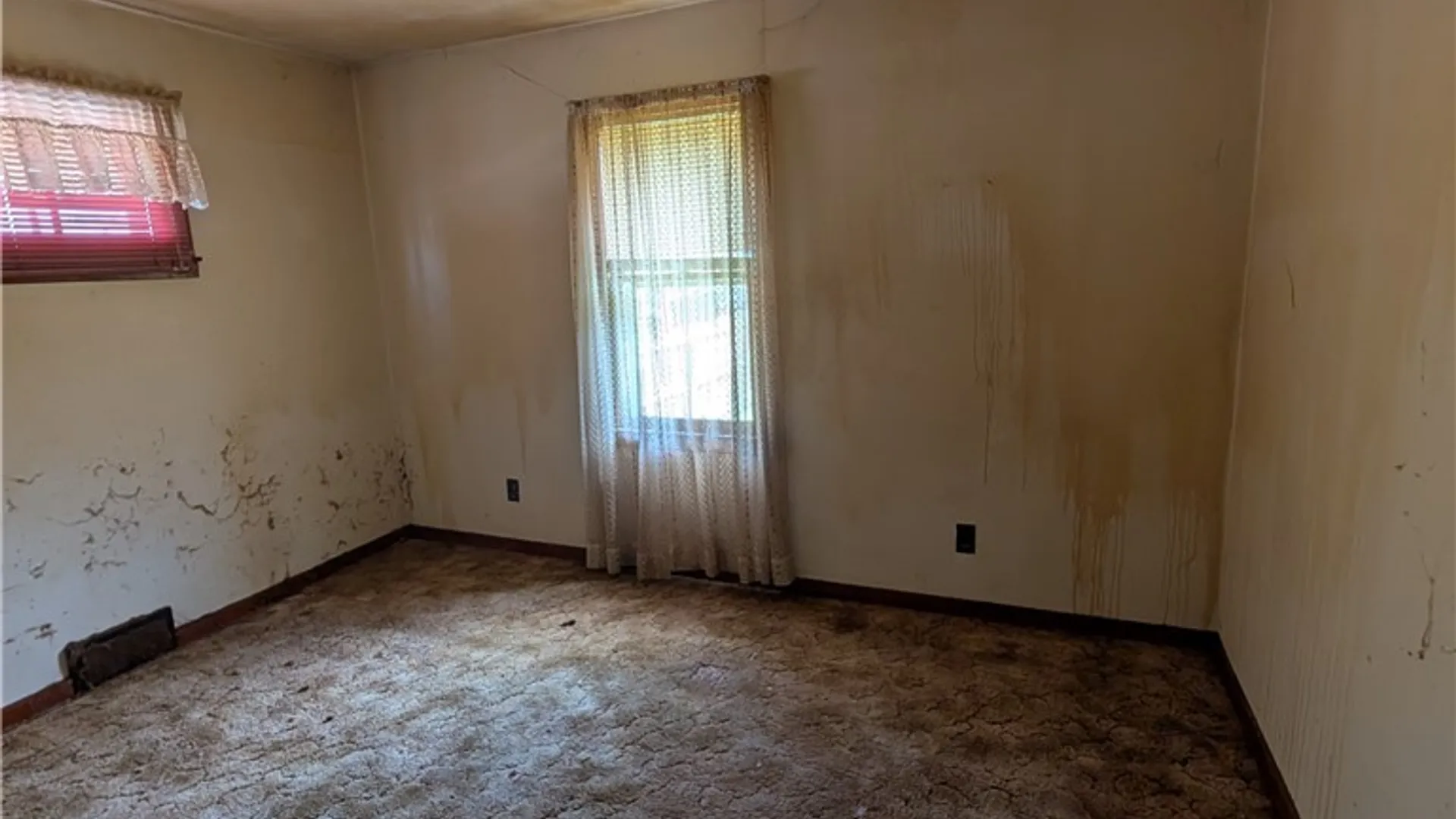 Property at 57 Barbara Place, Cheektowaga, NY 14225 11