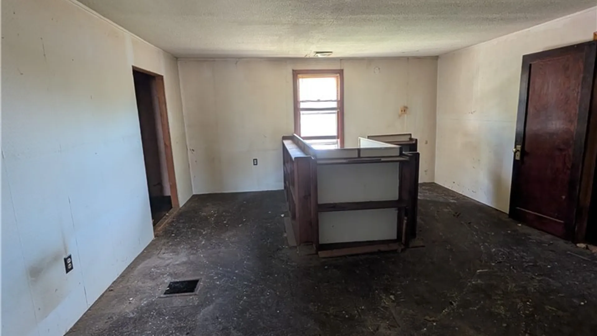 Property at 57 Barbara Place, Cheektowaga, NY 14225 14