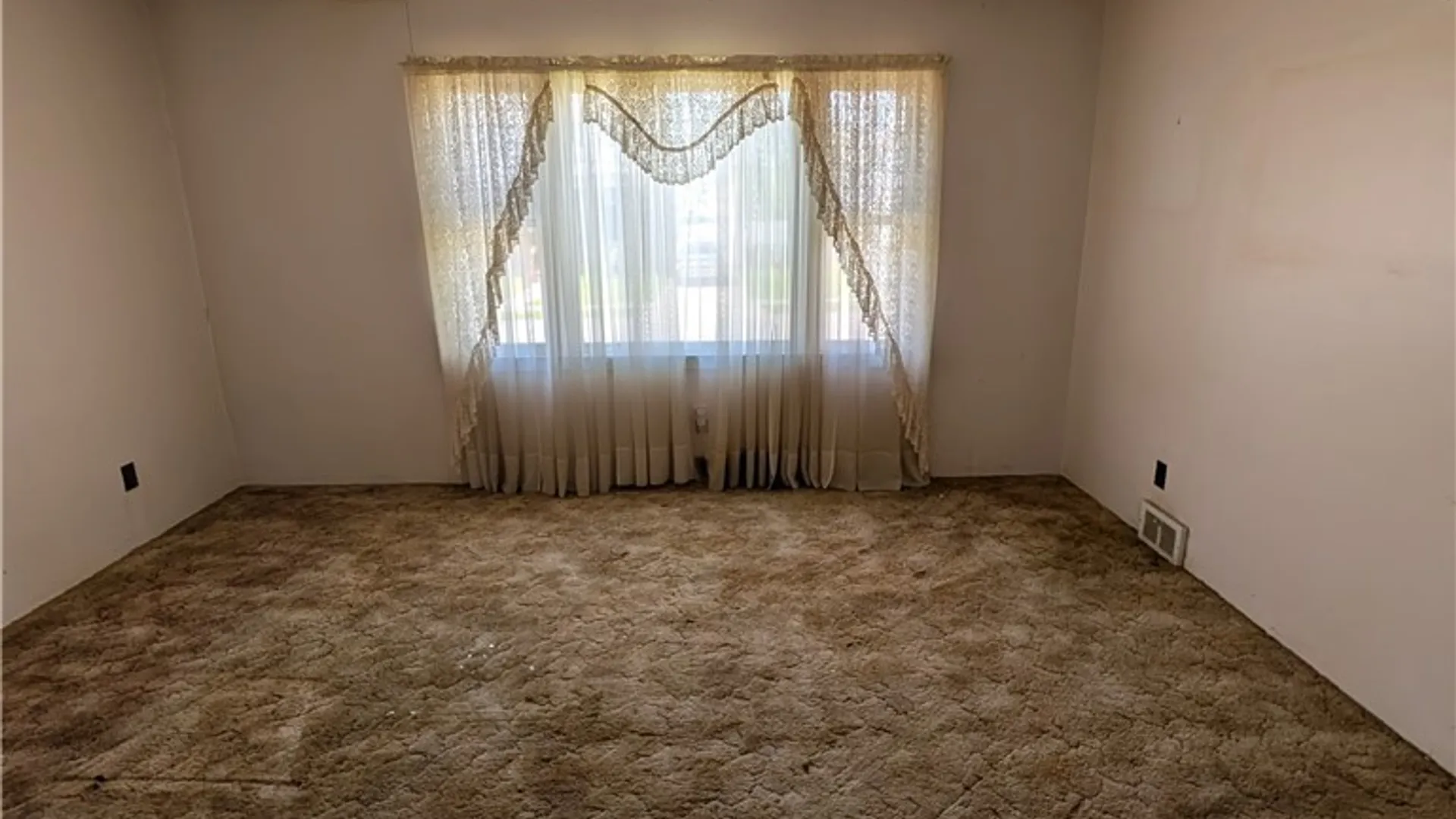 Property at 57 Barbara Place, Cheektowaga, NY 14225 5