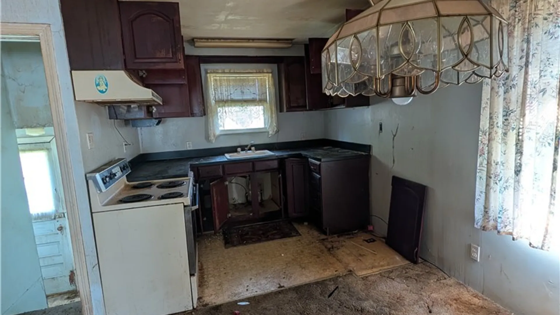 Property at 57 Barbara Place, Cheektowaga, NY 14225 6