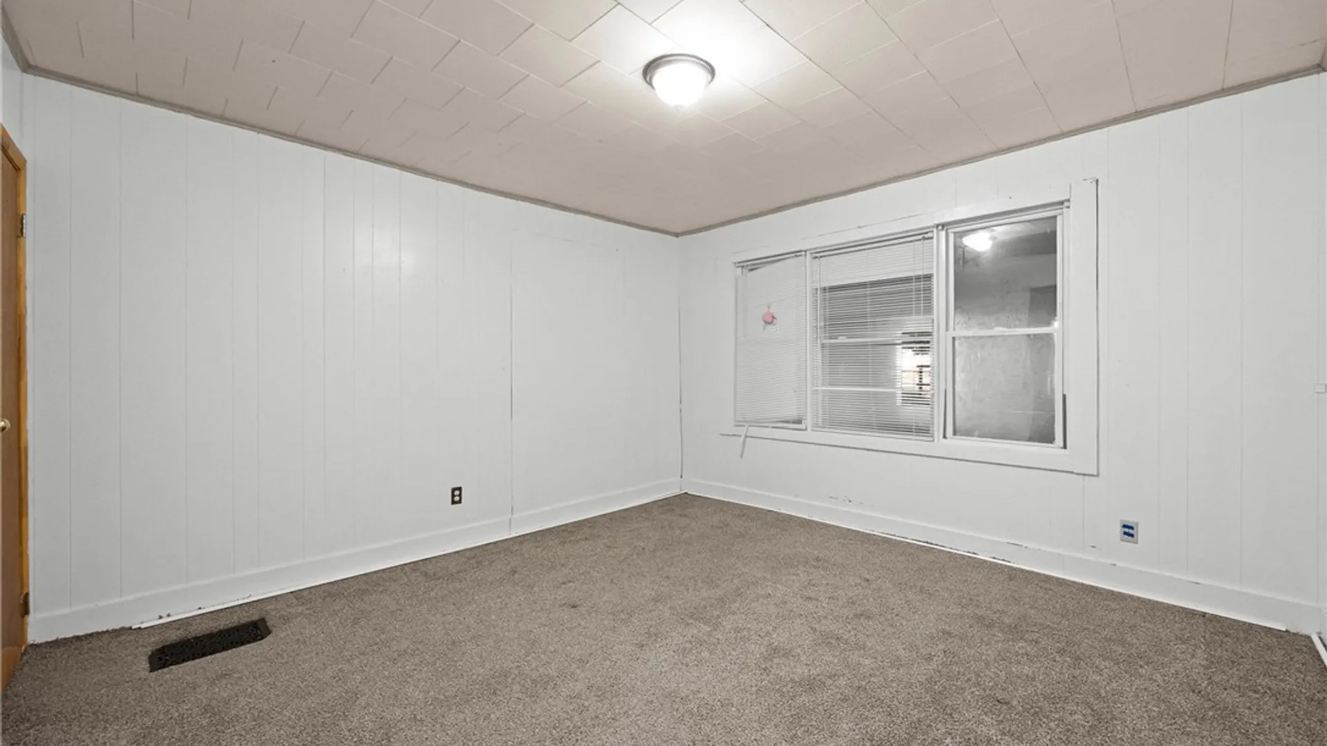 Property at 34 Scrantom Street, Rochester, NY 14605 15