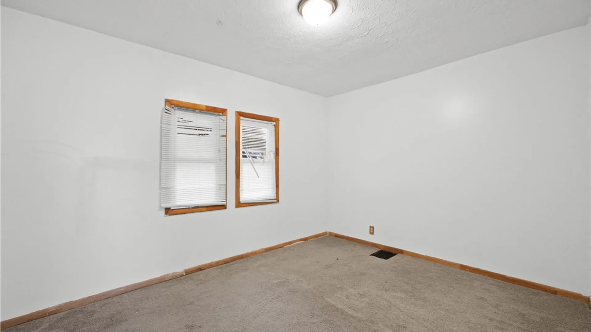 Property at 34 Scrantom Street, Rochester, NY 14605 16