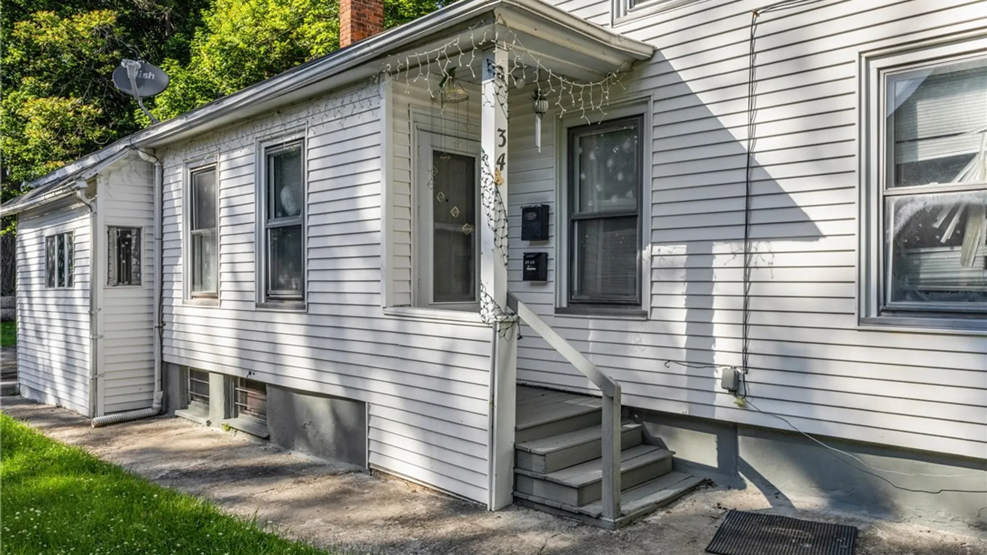 Property at 34 Scrantom Street, Rochester, NY 14605 4