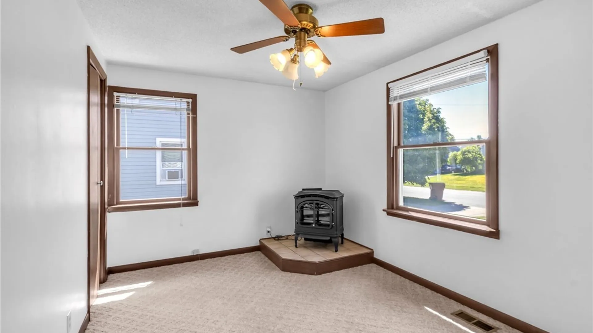 Property at 42 Daniel Avenue, Cheektowaga, NY 14225 11