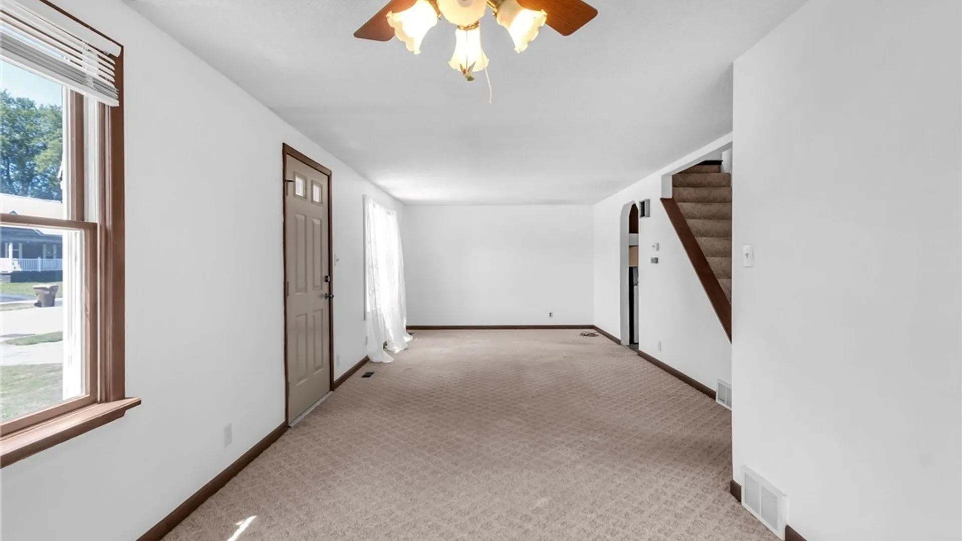 Property at 42 Daniel Avenue, Cheektowaga, NY 14225 12