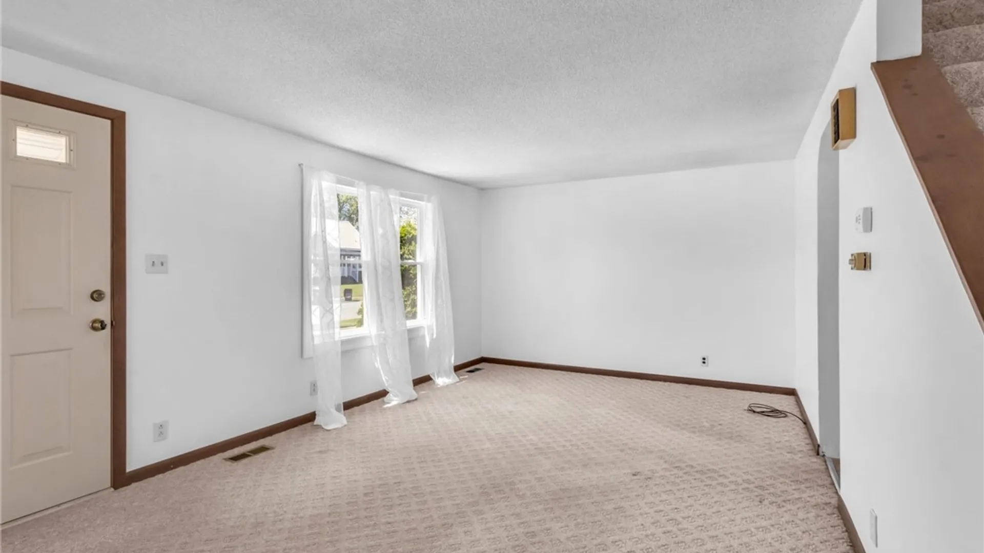 Property at 42 Daniel Avenue, Cheektowaga, NY 14225 15