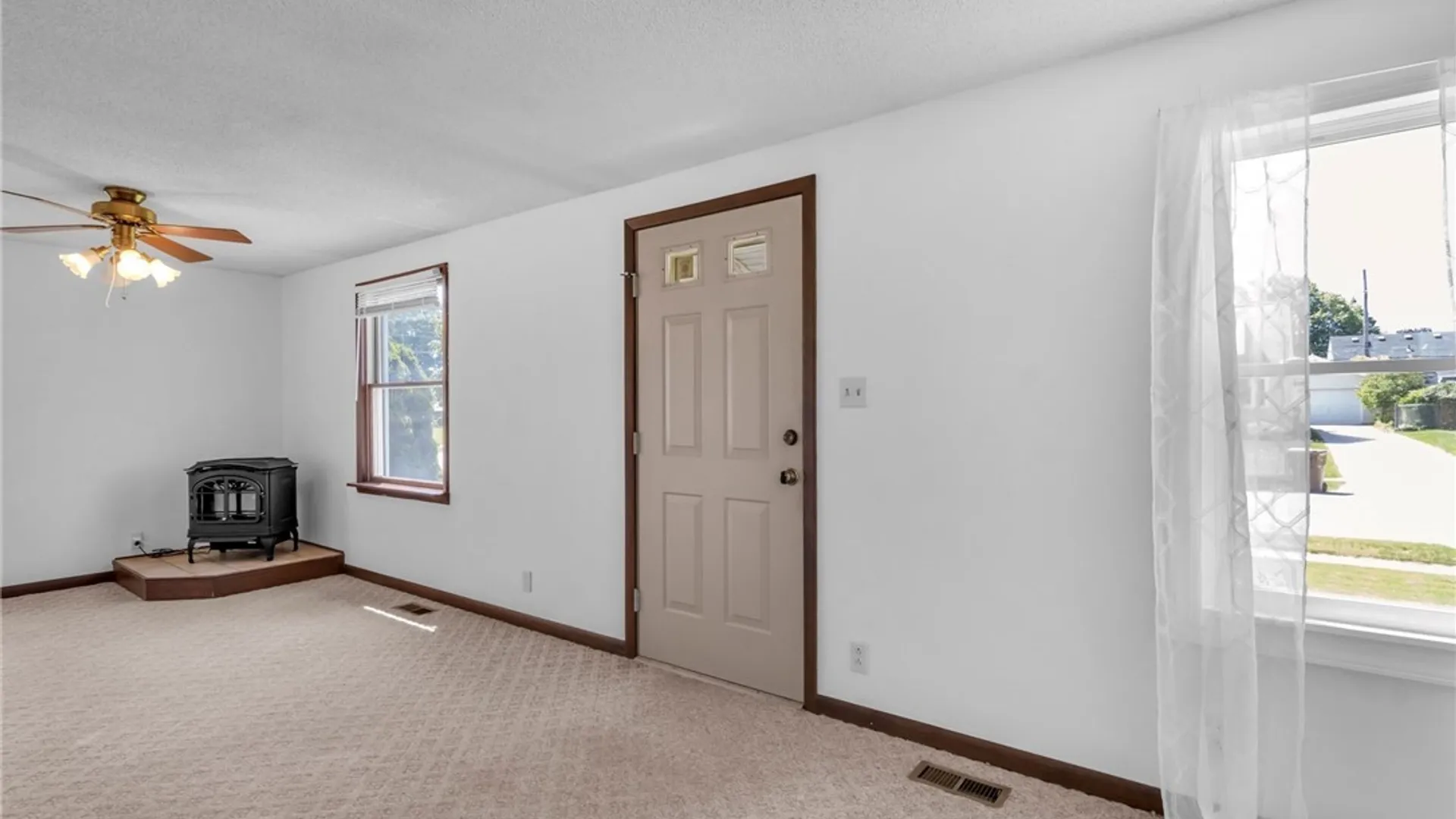 Property at 42 Daniel Avenue, Cheektowaga, NY 14225 17