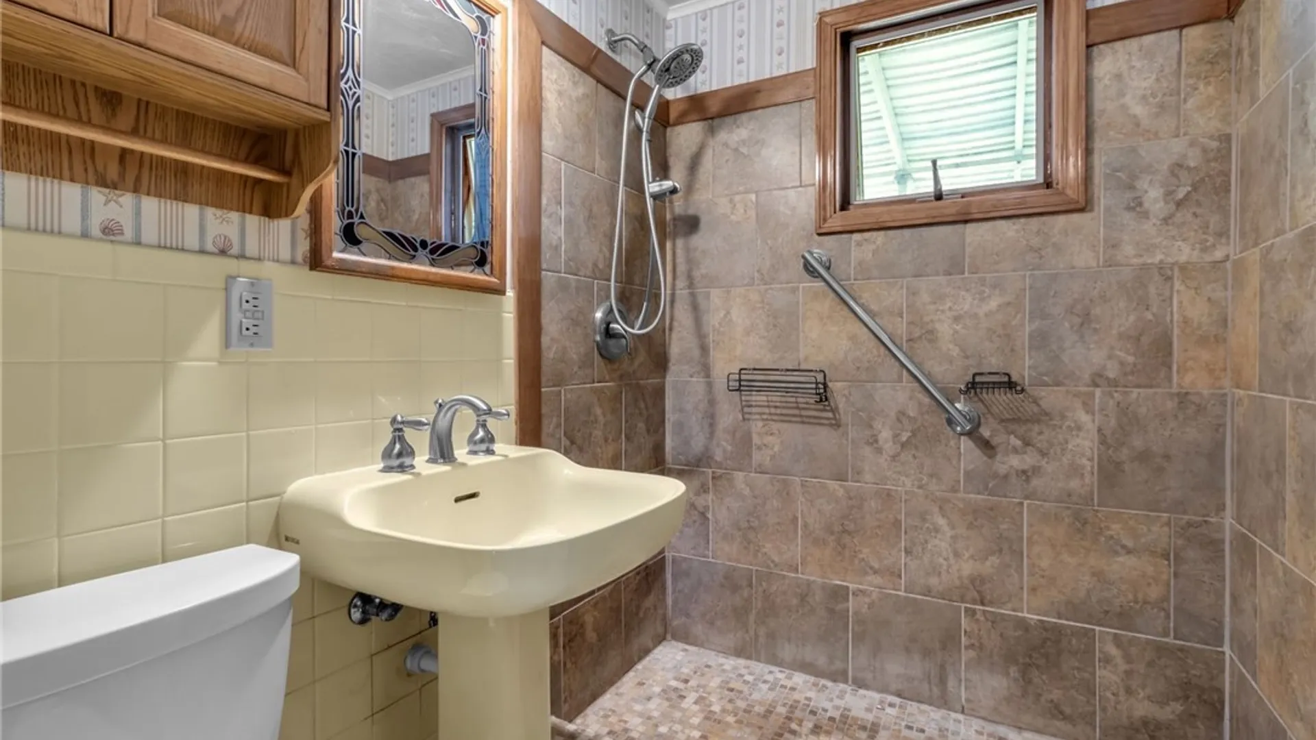 Property at 42 Daniel Avenue, Cheektowaga, NY 14225 27
