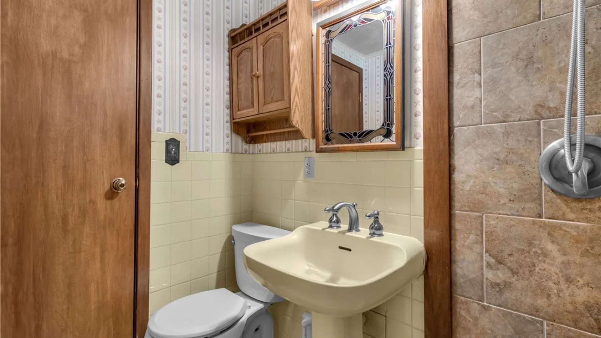 Property at 42 Daniel Avenue, Cheektowaga, NY 14225 30