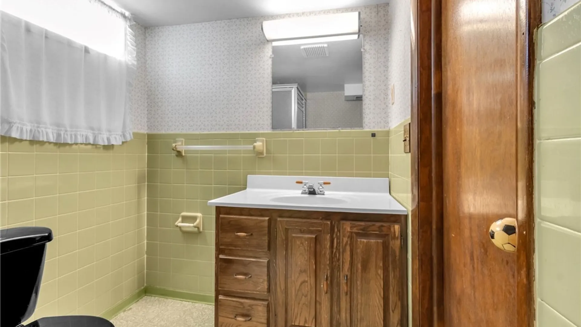 Property at 42 Daniel Avenue, Cheektowaga, NY 14225 37