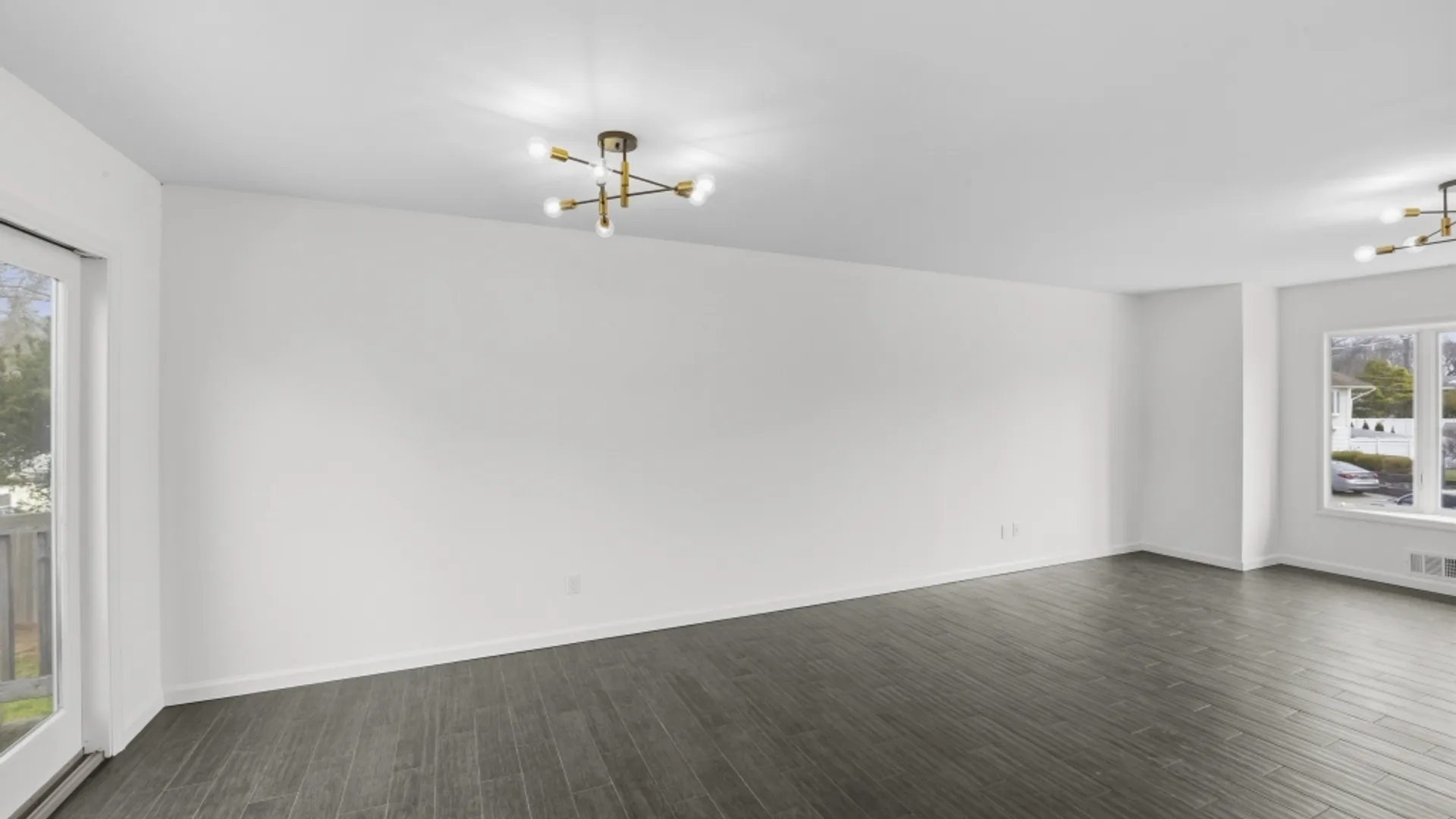 Property at 22 Roslyn Ct, East Patchogue, NY 11772 11